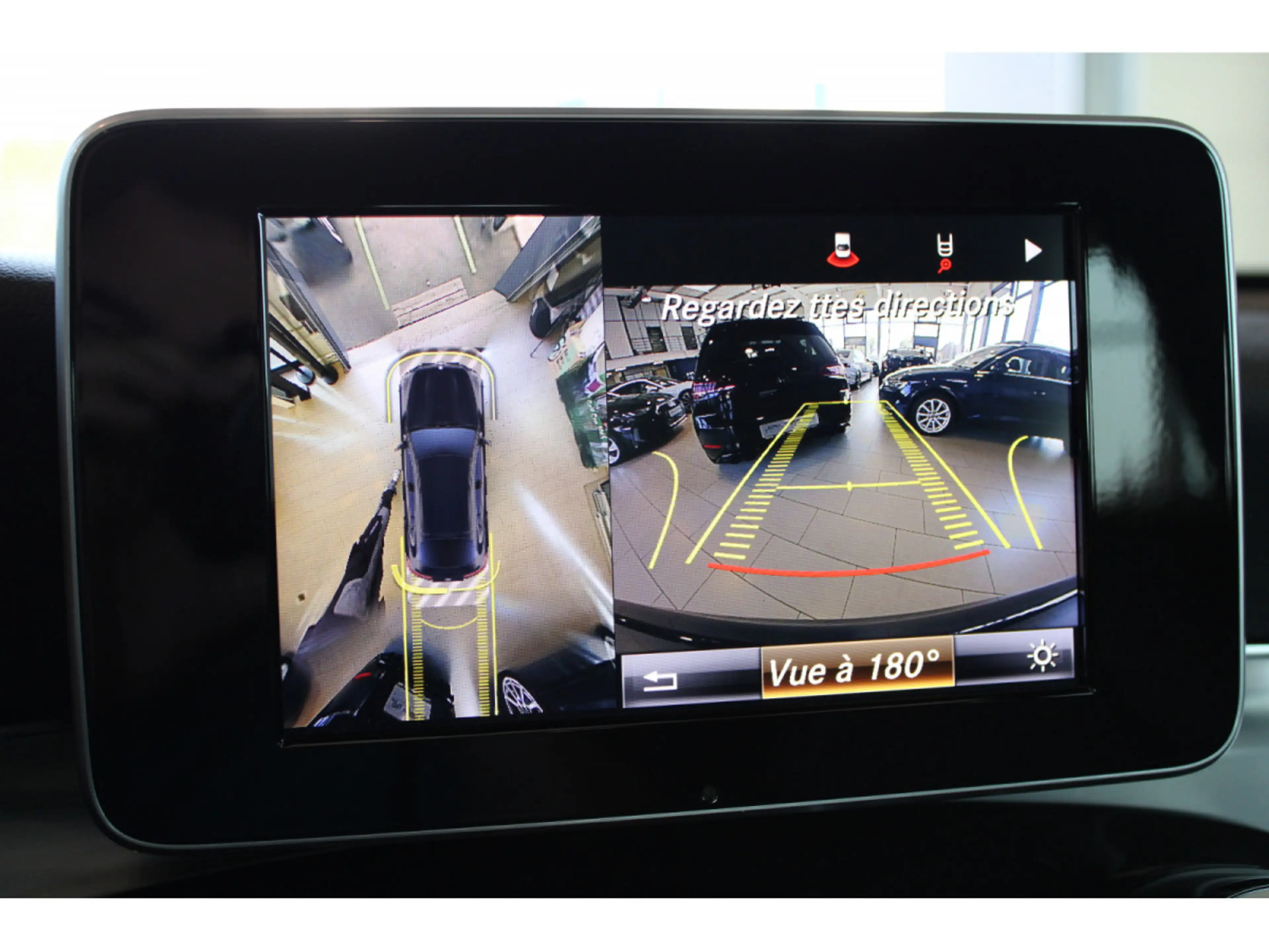 Mercedes-Benz GLC 250 4 MATIC COUPE AMG LINE PANO CUIR NAVI 1 HAND — photo 11