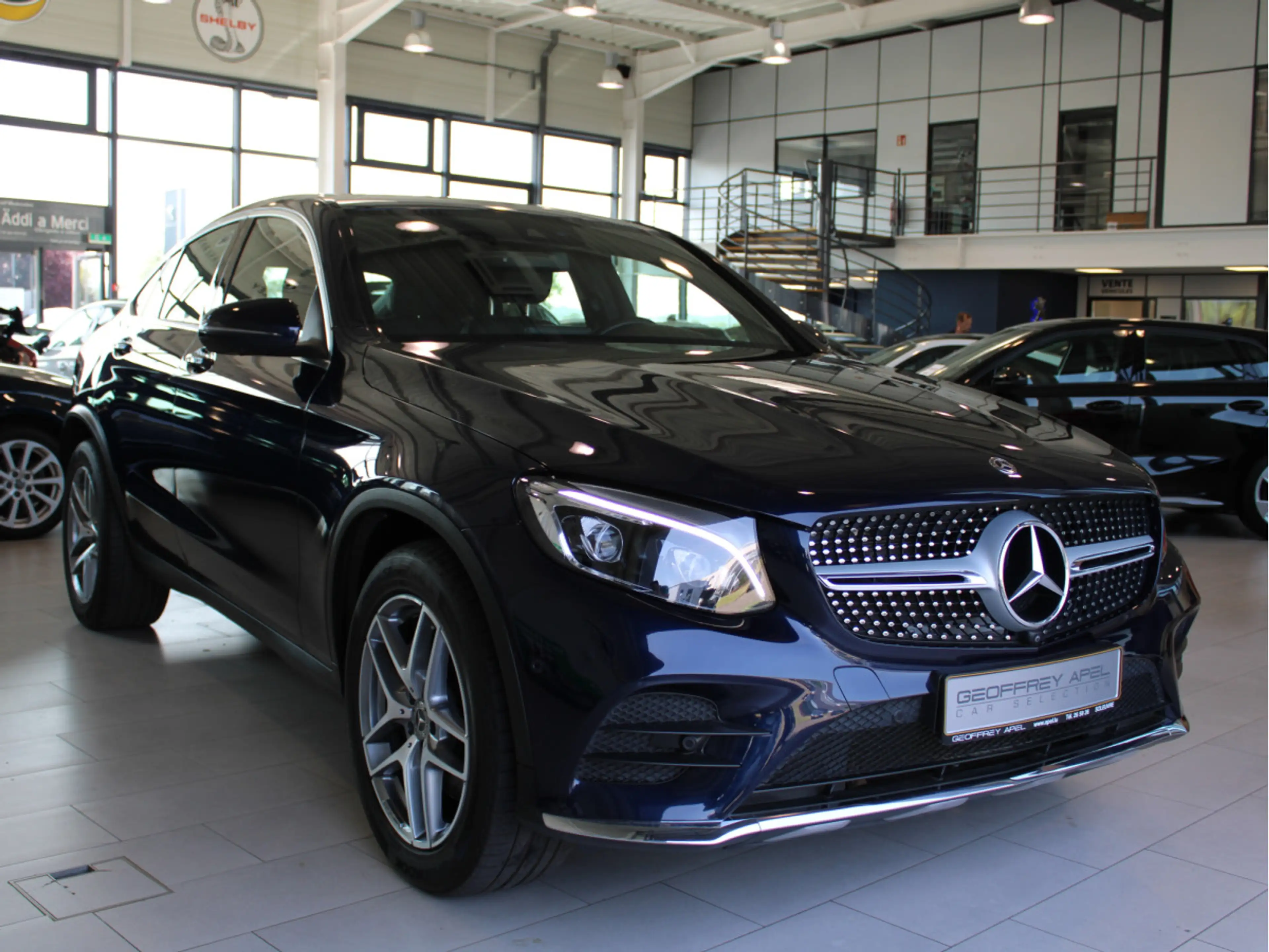 Mercedes-Benz GLC 250 4 MATIC COUPE AMG LINE PANO CUIR NAVI 1 HAND — photo 4