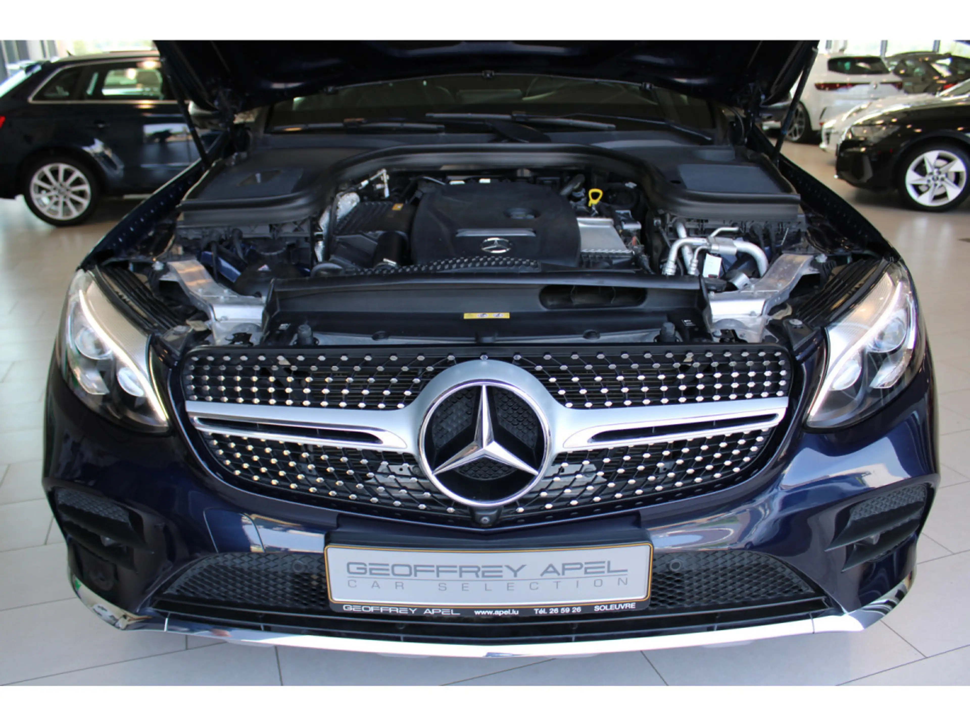 Mercedes-Benz GLC 250 4 MATIC COUPE AMG LINE PANO CUIR NAVI 1 HAND — photo 13