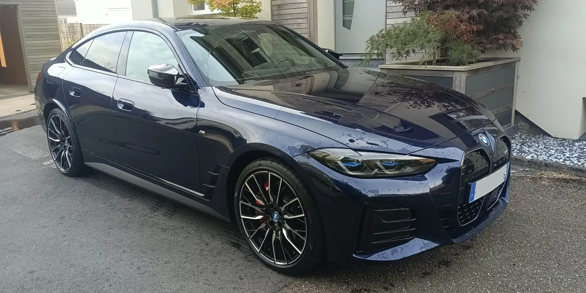 BMW i4 Bleu - 1