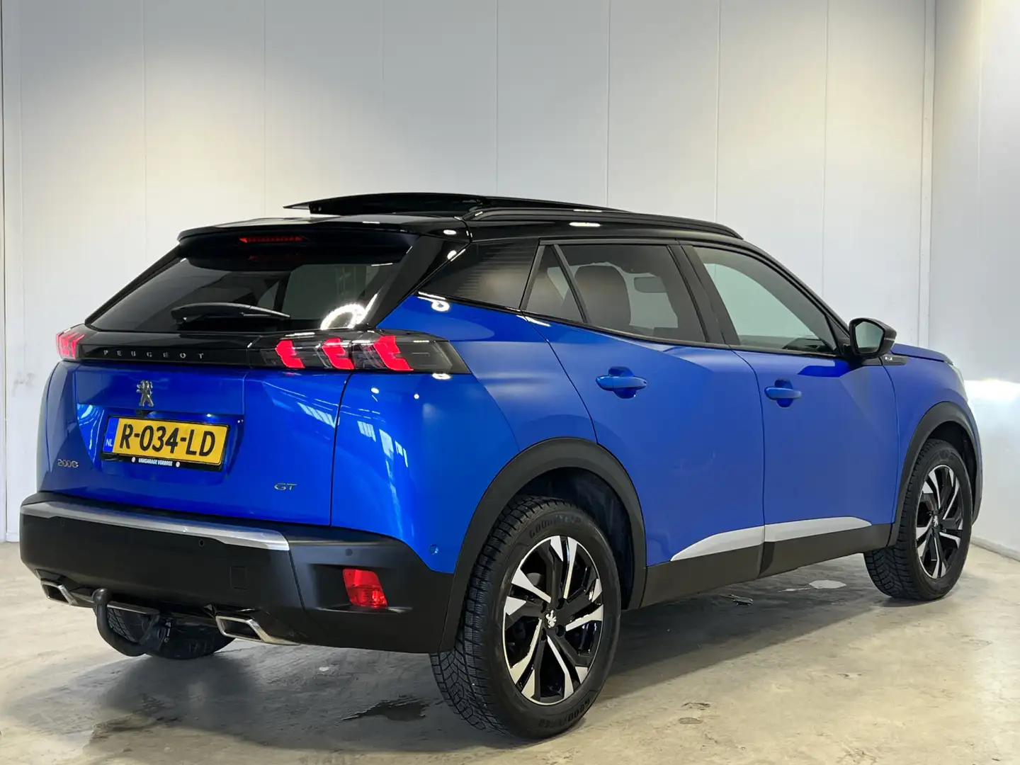Peugeot 2008 1.2 PureTech GT | Navigatie/Android/Apple Carplay Blau - 2