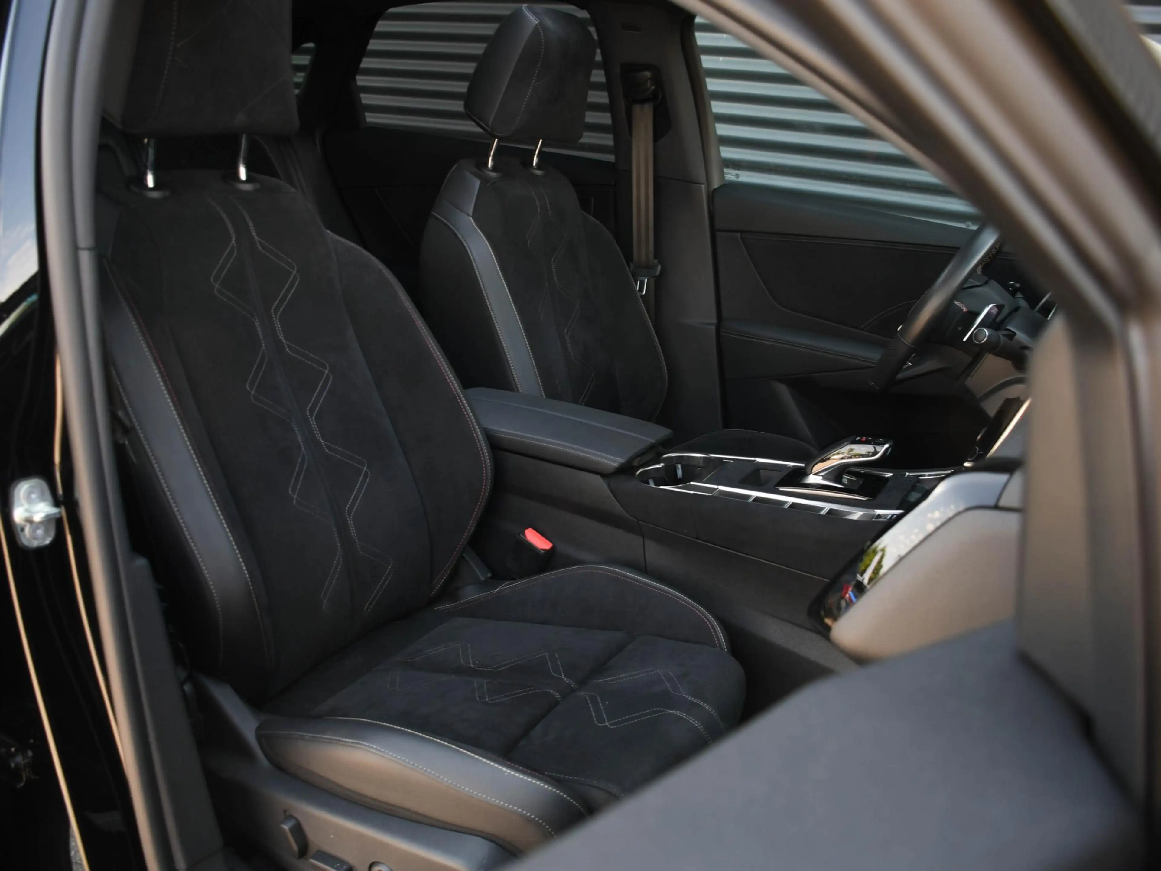 DS Automobiles DS 7 Performance Line+ 1.6 E-Tense 225pk Automaat PANO- — photo 10