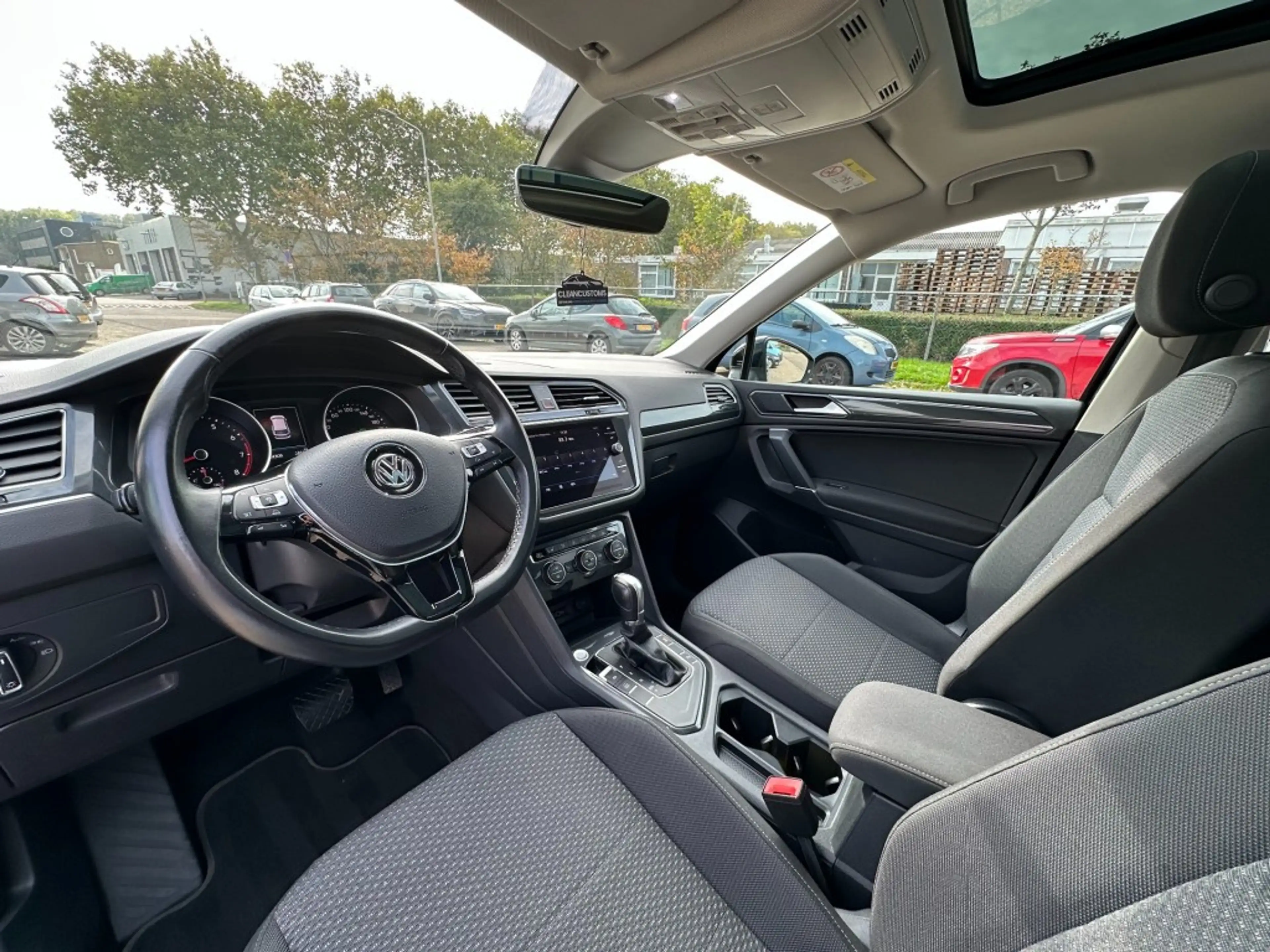 Volkswagen Tiguan Allspace 1.4 TSI Comfortline 7p.  Trekhaak  Panoramadak   e — photo 4