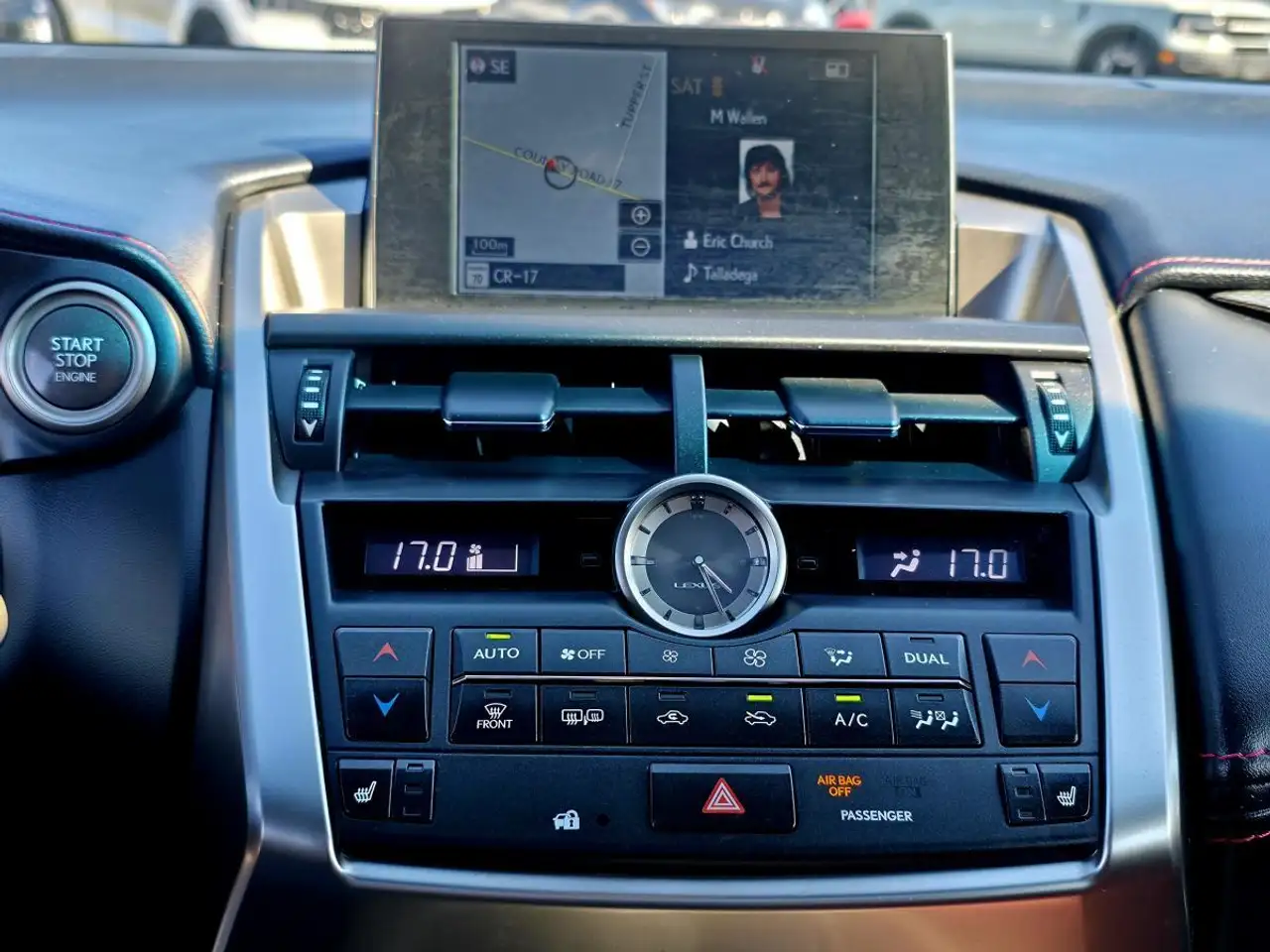 Lexus NX снимка Lexus NX
