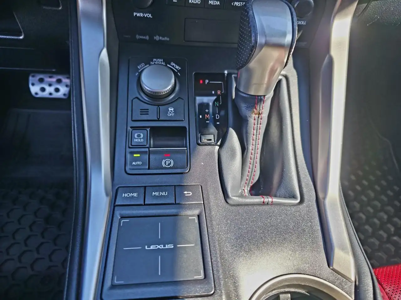 Lexus NX снимка Lexus NX