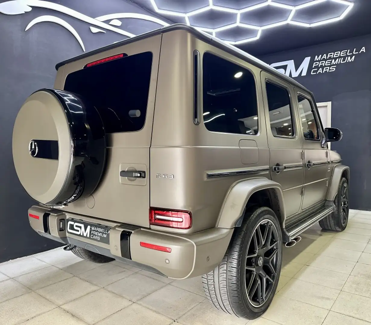 Mercedes-Benz G 63 AMG 4Matic 9G-Tronic Verde - 2