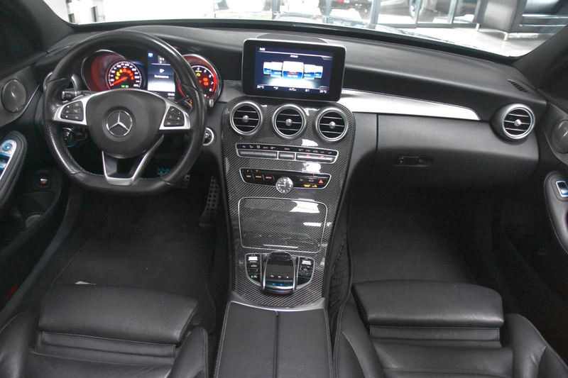 Mercedes-Benz C 400 T 4Matic AMG Panorama 360° Leder — photo 13