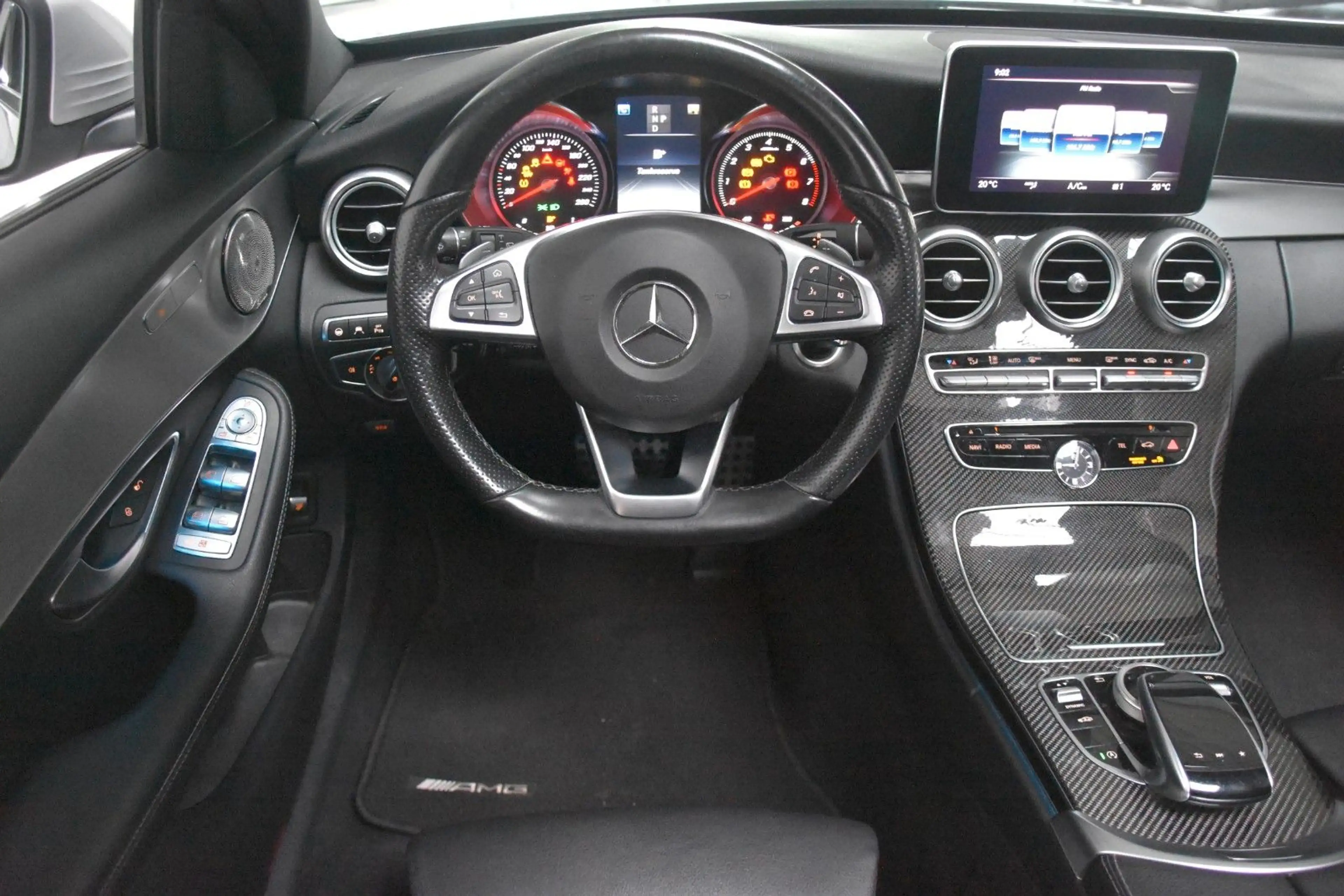 Mercedes-Benz C 400 T 4Matic AMG Panorama 360° Leder — photo 15