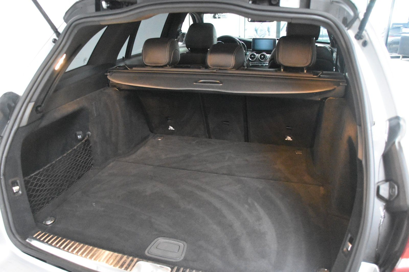 Mercedes-Benz C 400 T 4Matic AMG Panorama 360° Leder — photo 4