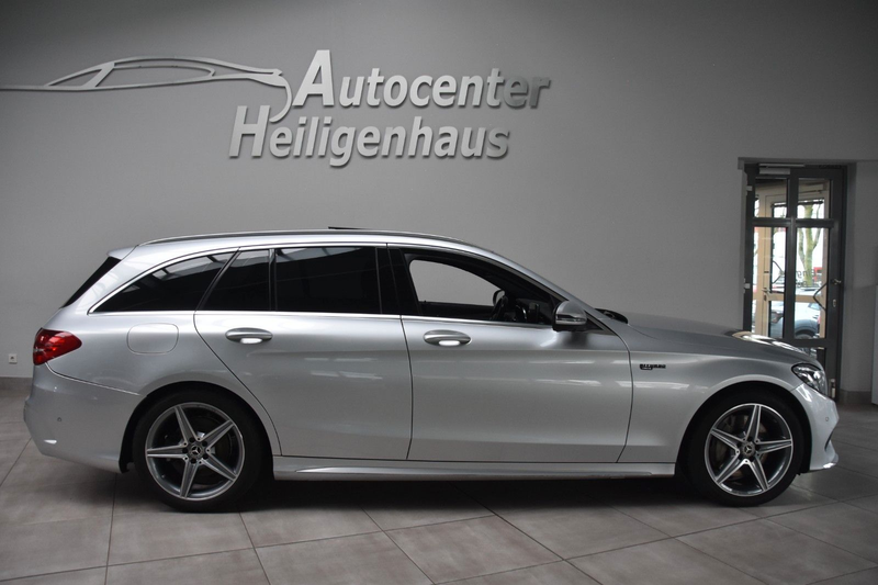 Mercedes-Benz C 400 T 4Matic AMG Panorama 360° Leder — photo 2