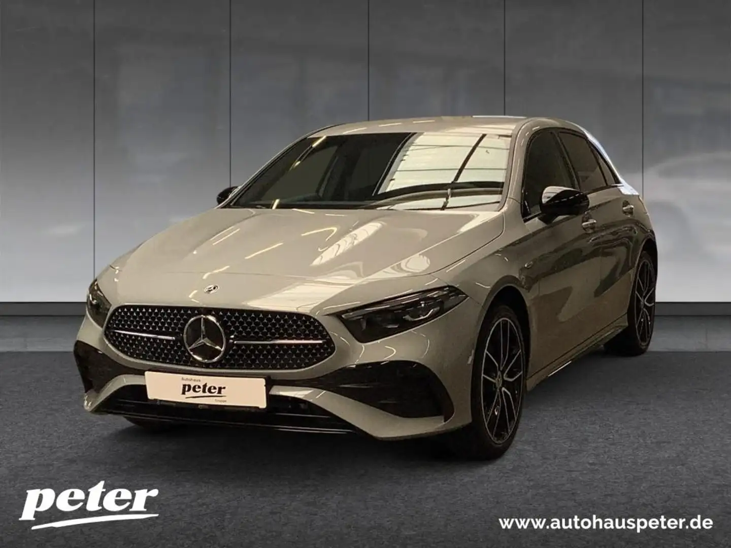 Mercedes-Benz A 250 e Kompaktlim EQ Hybrid Technologie AMG+19" Grau - 2