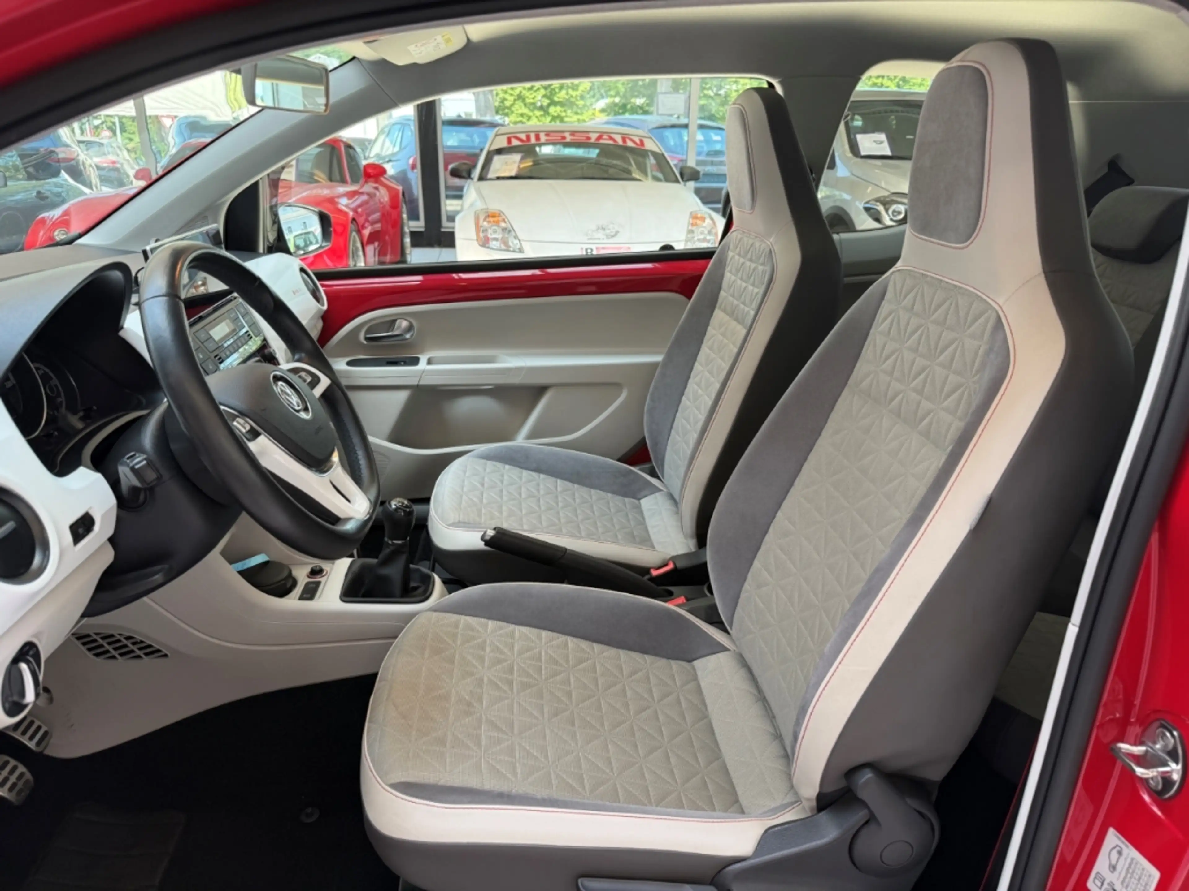 Volkswagen up! beats BMT Start-Stopp Scheckheft Soundsystem Dyn. — photo 11