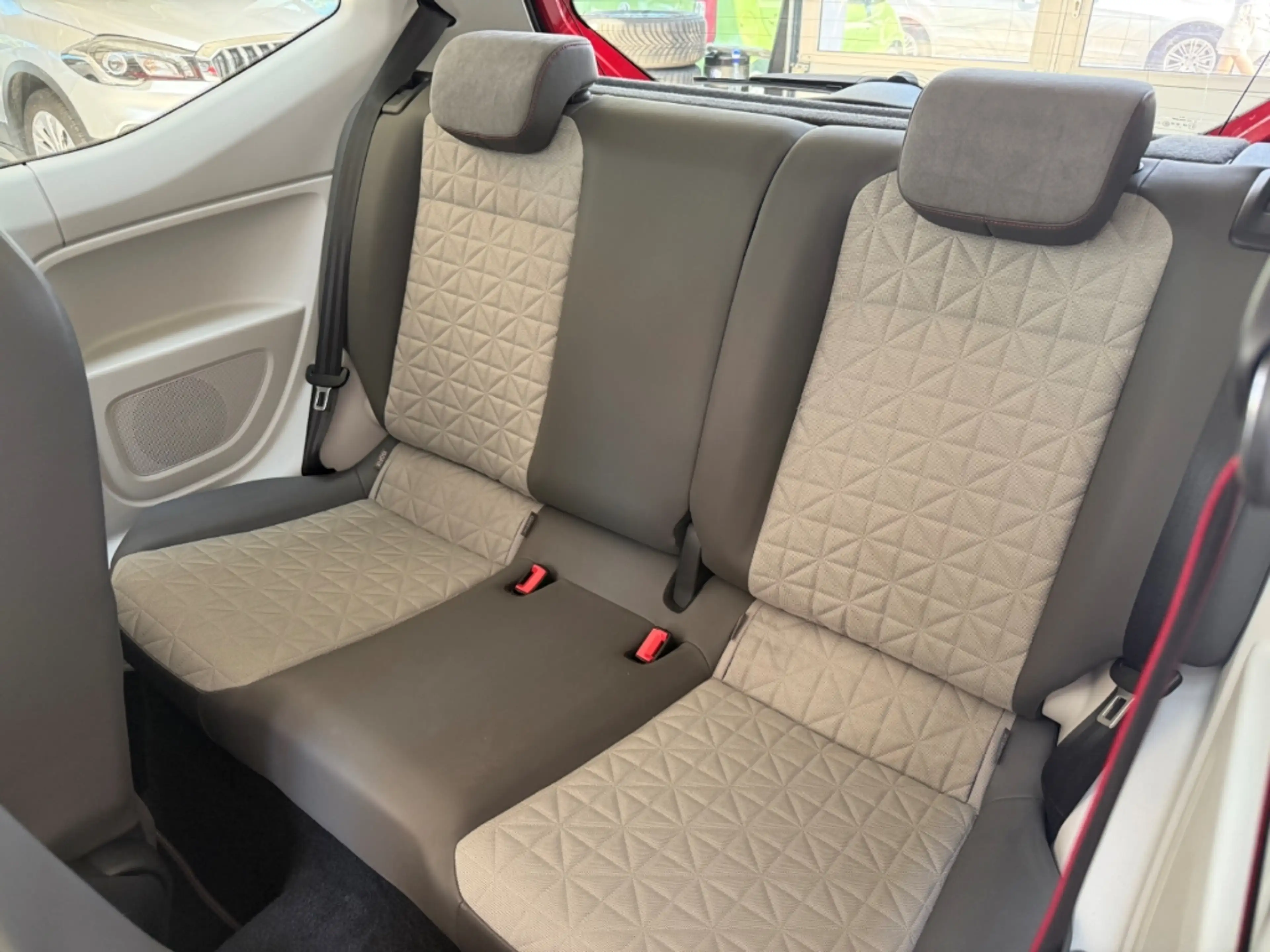 Volkswagen up! beats BMT Start-Stopp Scheckheft Soundsystem Dyn. — photo 13