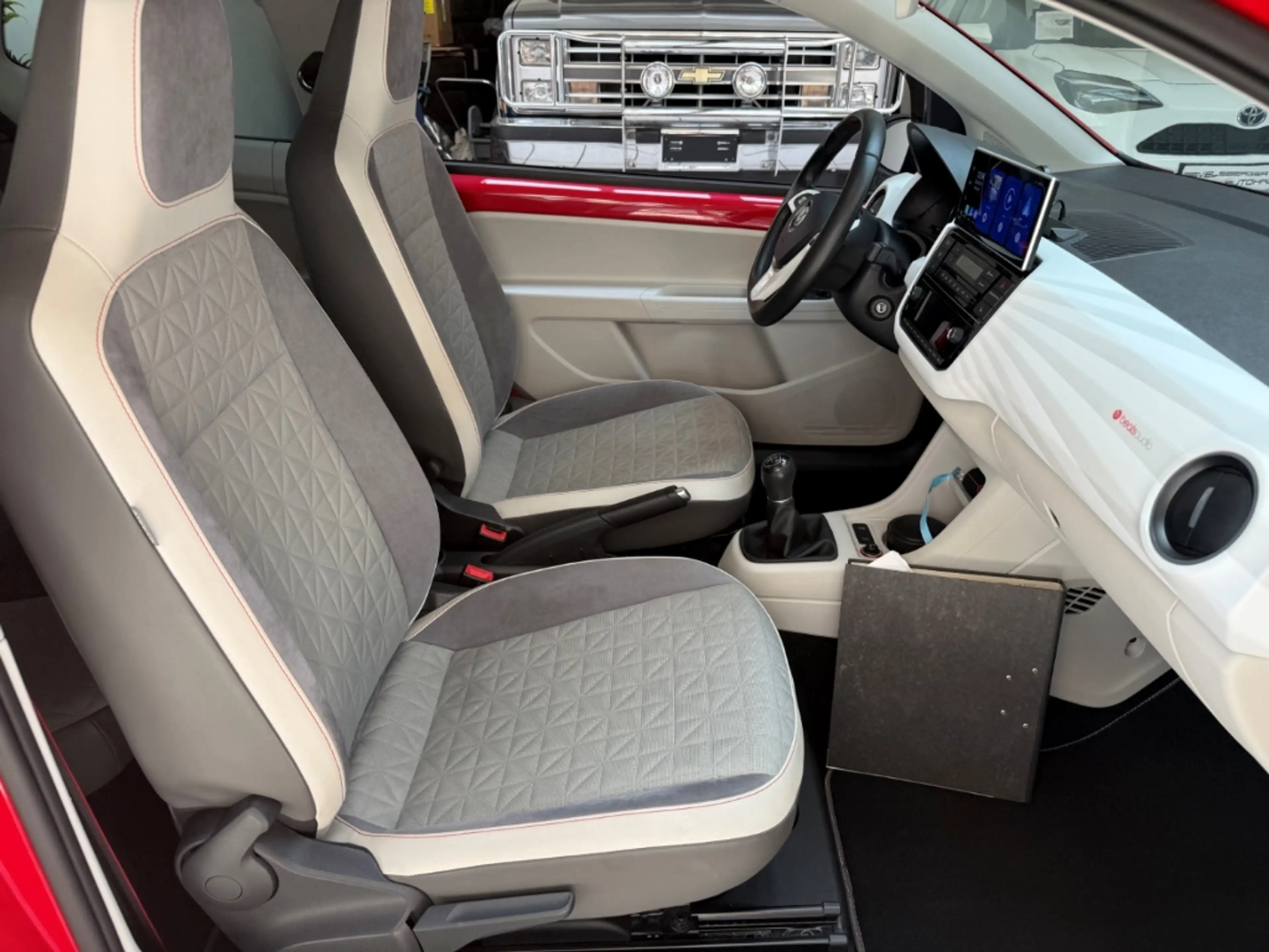 Volkswagen up! beats BMT Start-Stopp Scheckheft Soundsystem Dyn. — photo 12