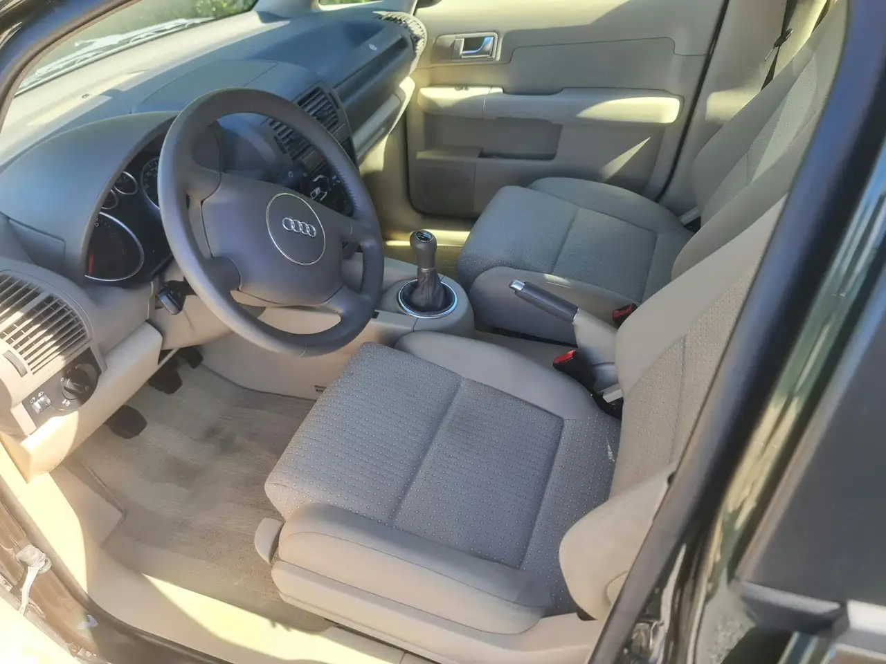 Audi A2 1.4i 16v, foto 9