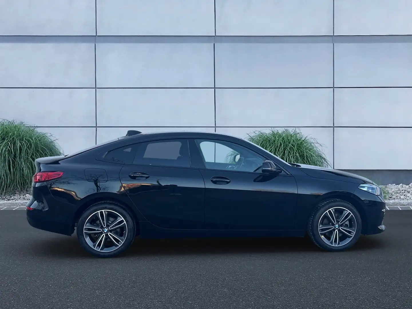 BMW 218 i Gran Coupé Sport Line HK LED Kamera Schwarz - 2