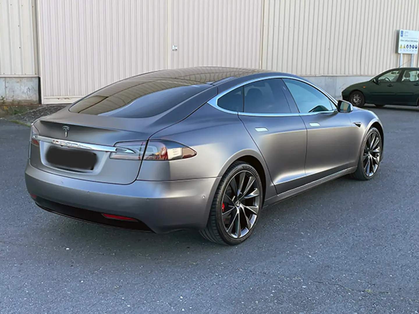 Tesla Model S Berlina Automático de 5 Puertas Gris - 2
