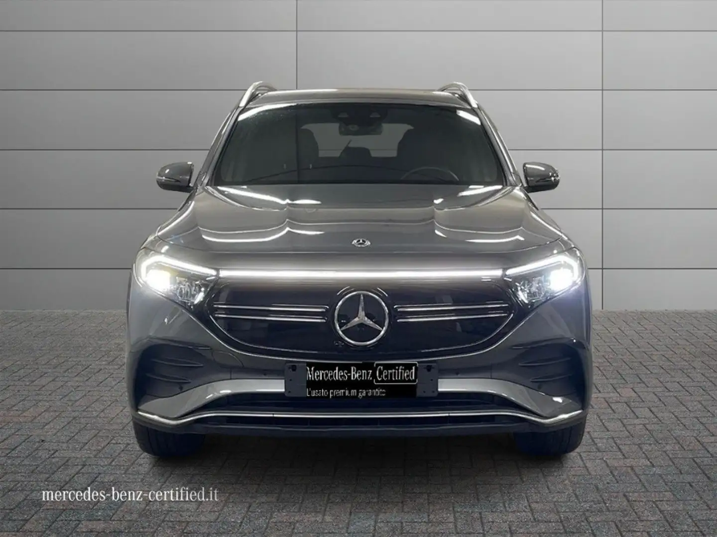 Mercedes-Benz EQB 300 300 Premium 4matic Šedá - 2