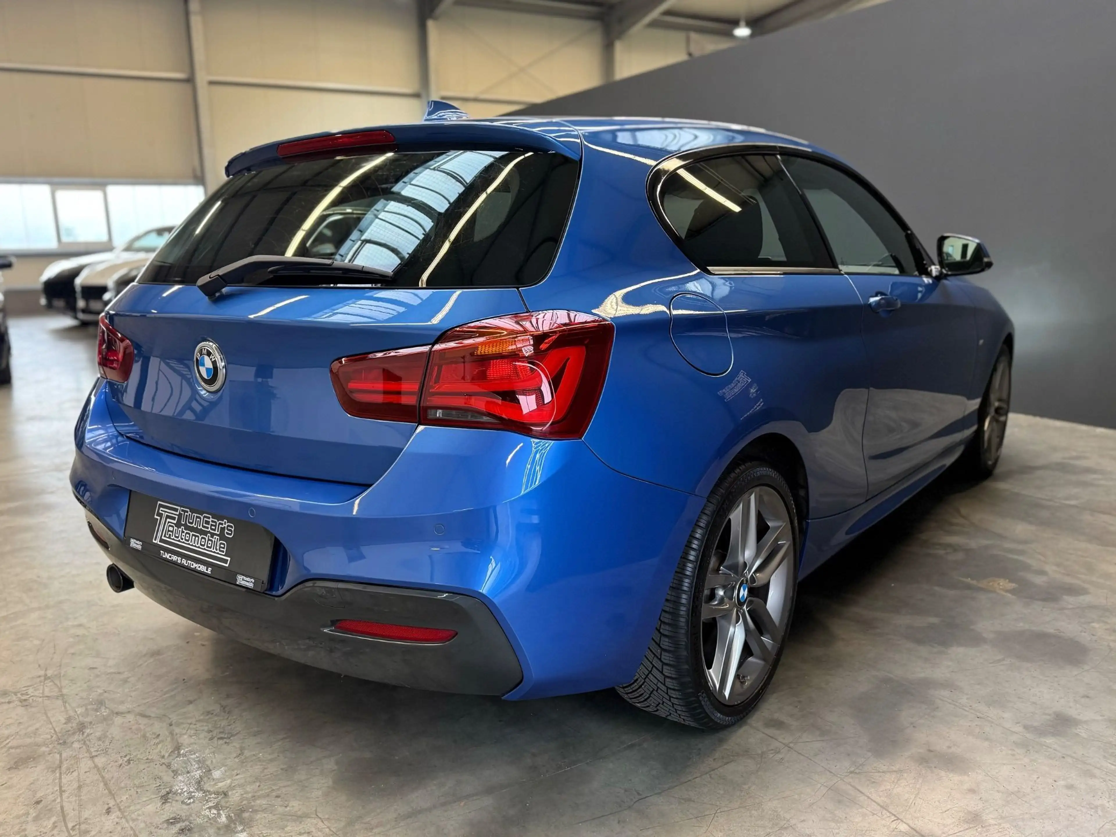 BMW 118 d M Sport LED/AHK/Navi/Schiebedach/SHZ — photo 5