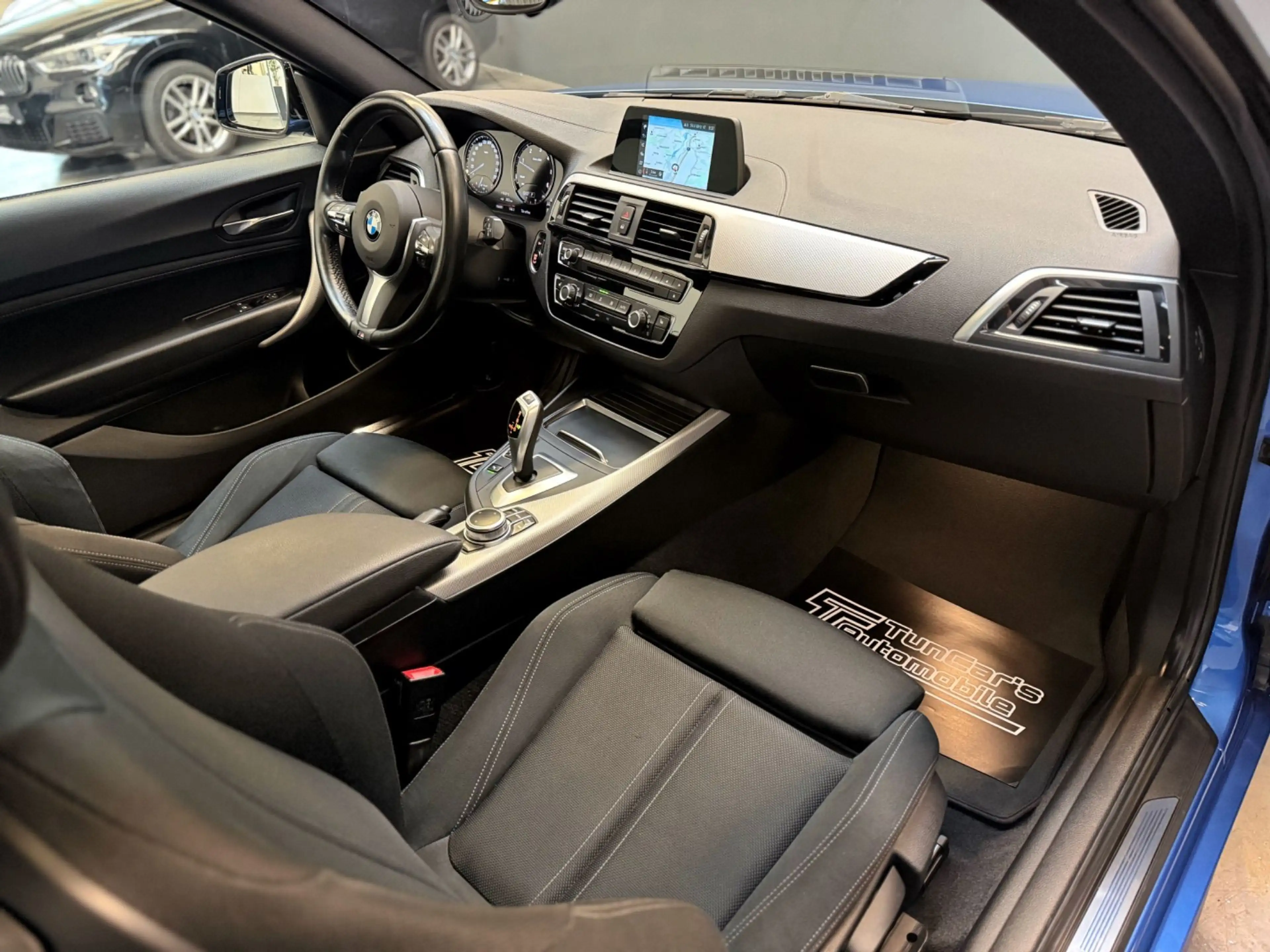 BMW 118 d M Sport LED/AHK/Navi/Schiebedach/SHZ — photo 12