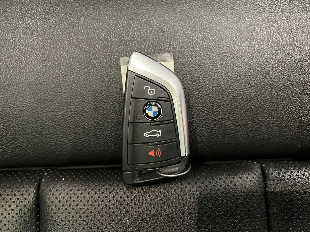 BMW 3 Series снимка BMW 3 Series