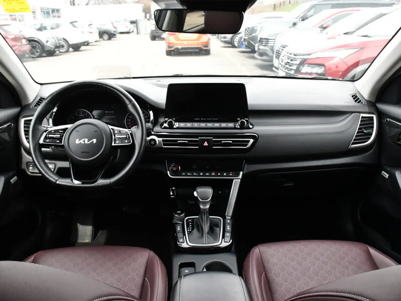 Kia Seltos снимка Kia Seltos