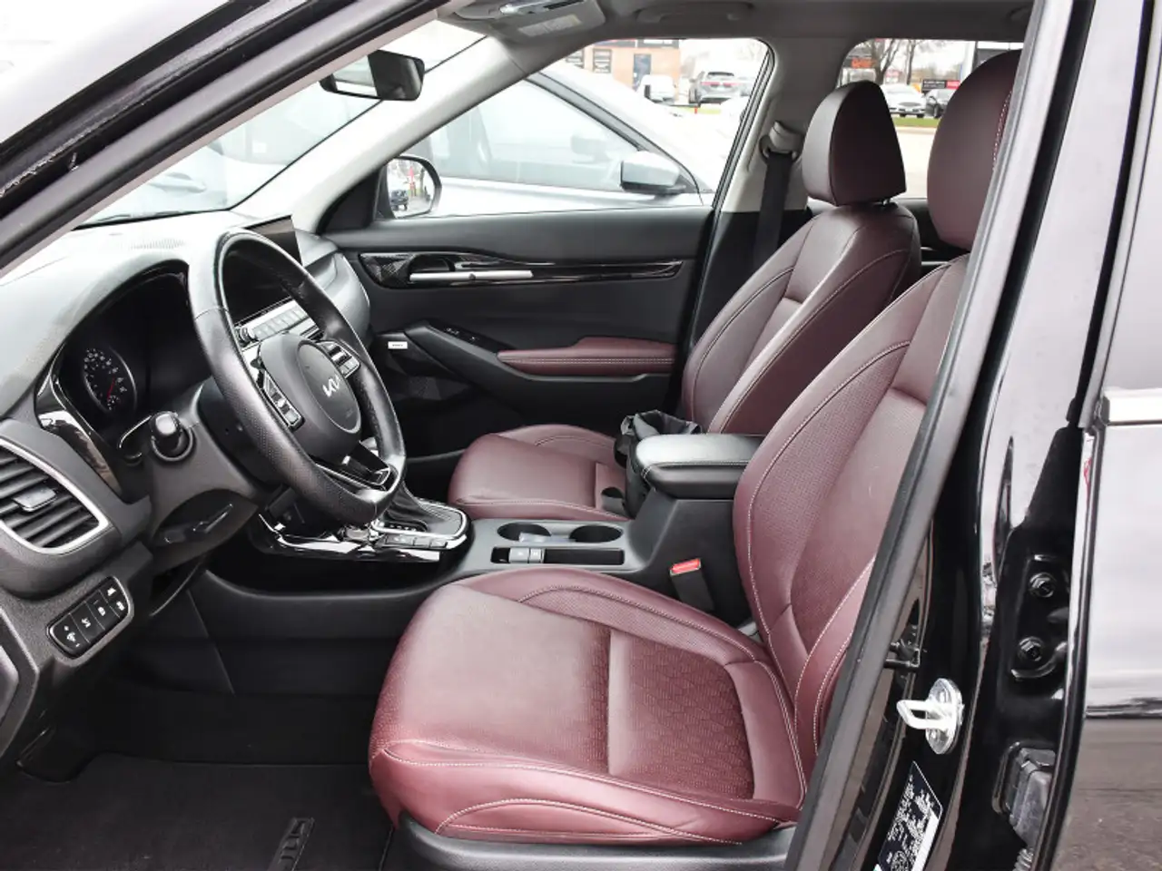 Kia Seltos снимка Kia Seltos