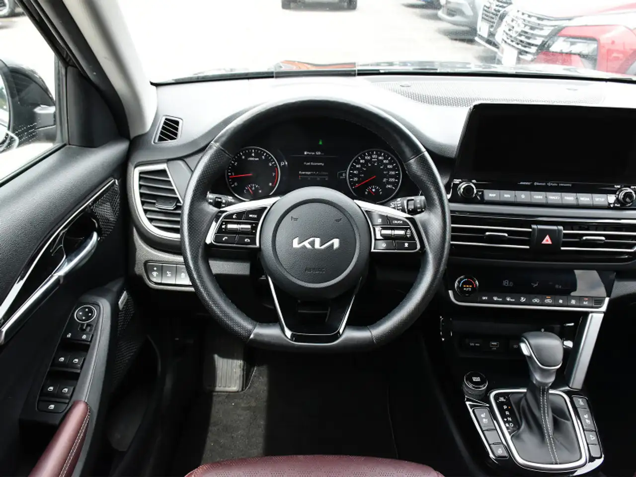Kia Seltos снимка Kia Seltos
