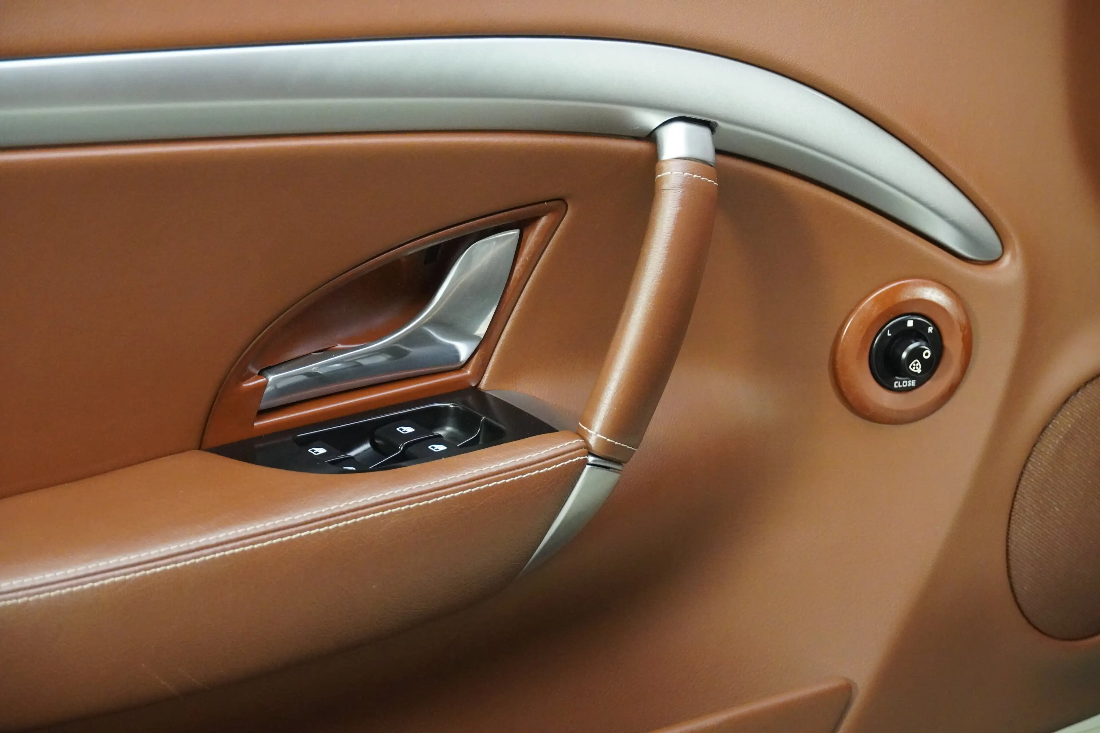 Maserati GranCabrio — photo 9