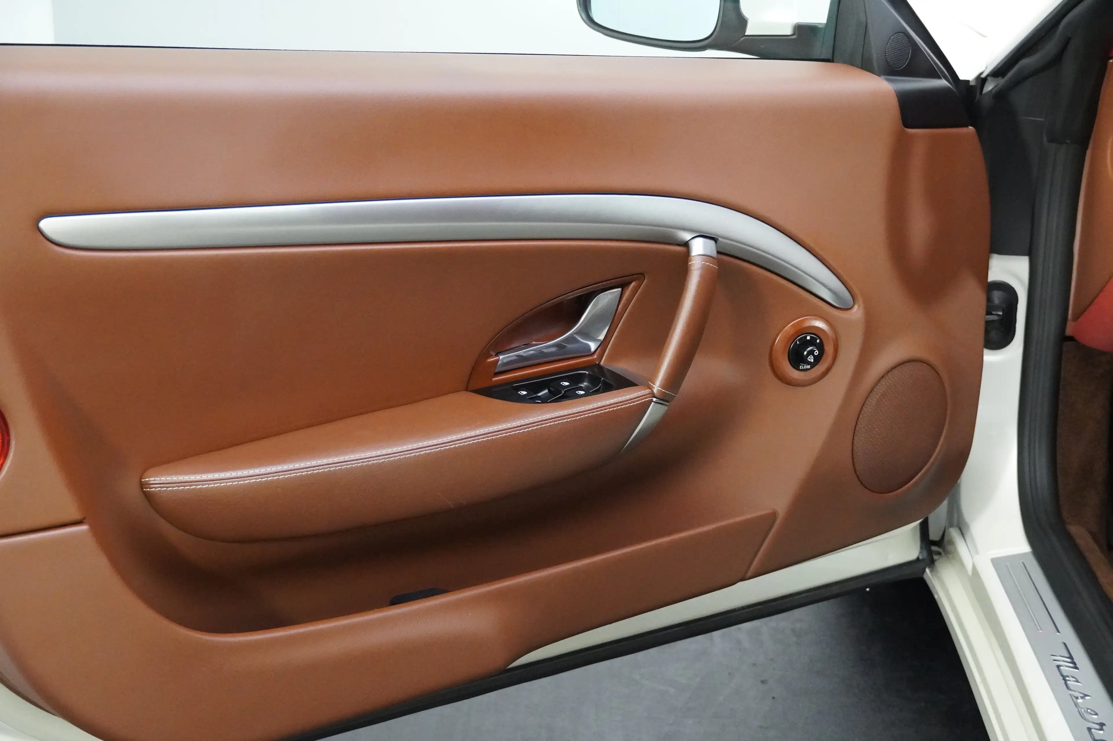 Maserati GranCabrio — photo 8
