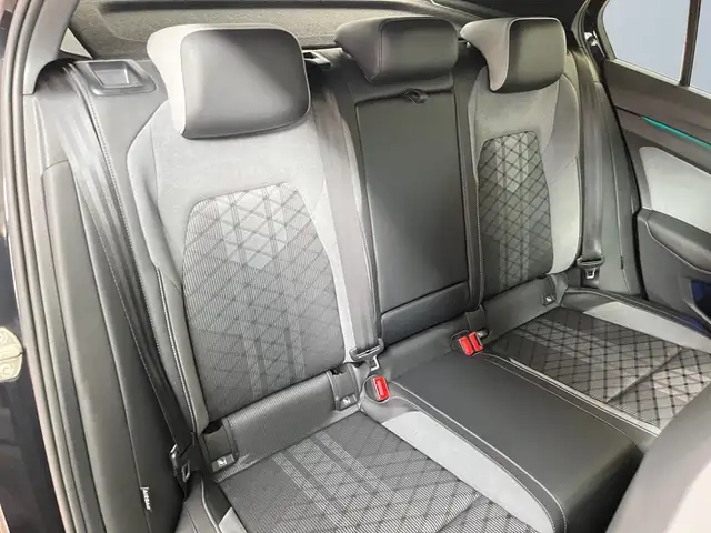 Volkswagen Golf view 11