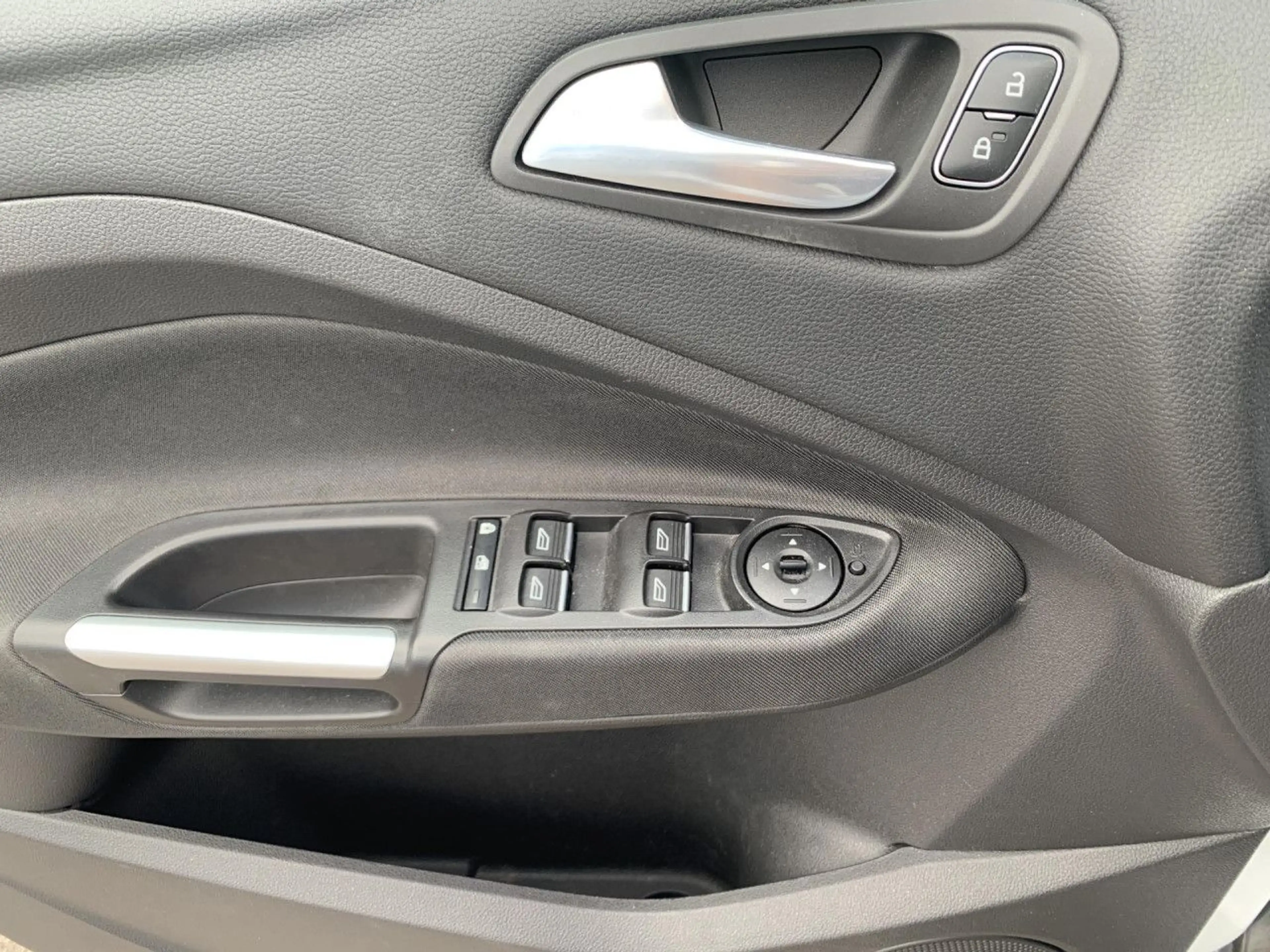 Ford Grand C-Max 1,5 Automatik Navi 7-Sitzer Panorama — photo 11