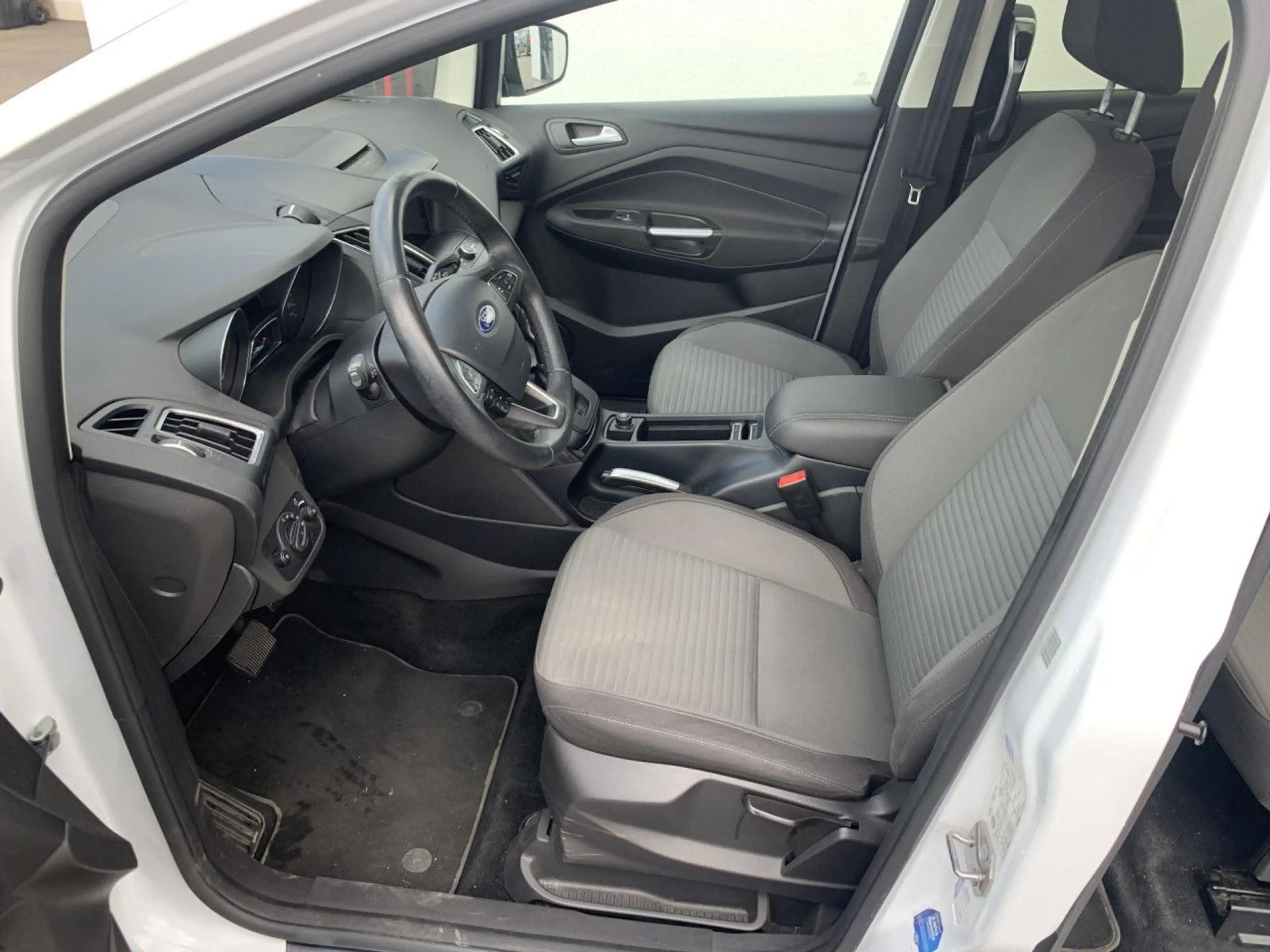 Ford Grand C-Max 1,5 Automatik Navi 7-Sitzer Panorama — photo 12
