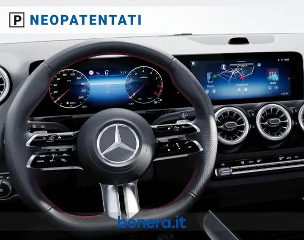 Mercedes-Benz Gla view 5