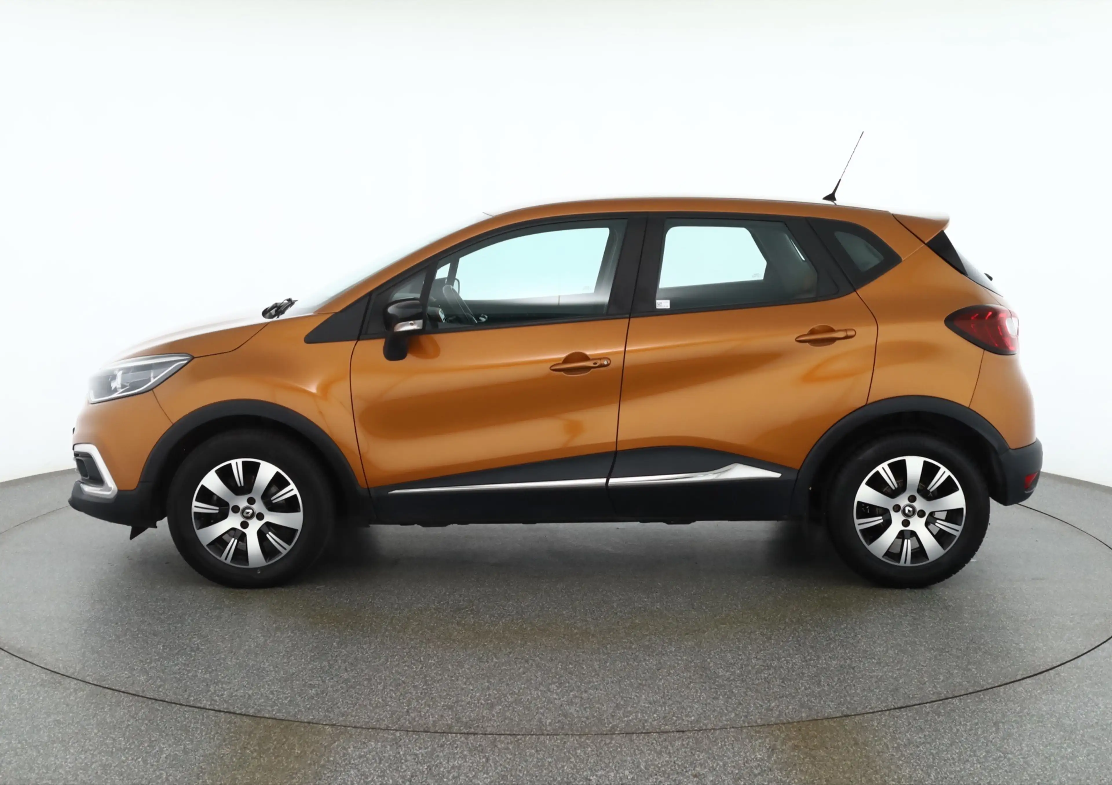 Renault Captur 1.2 TCE Crossborder — photo 3