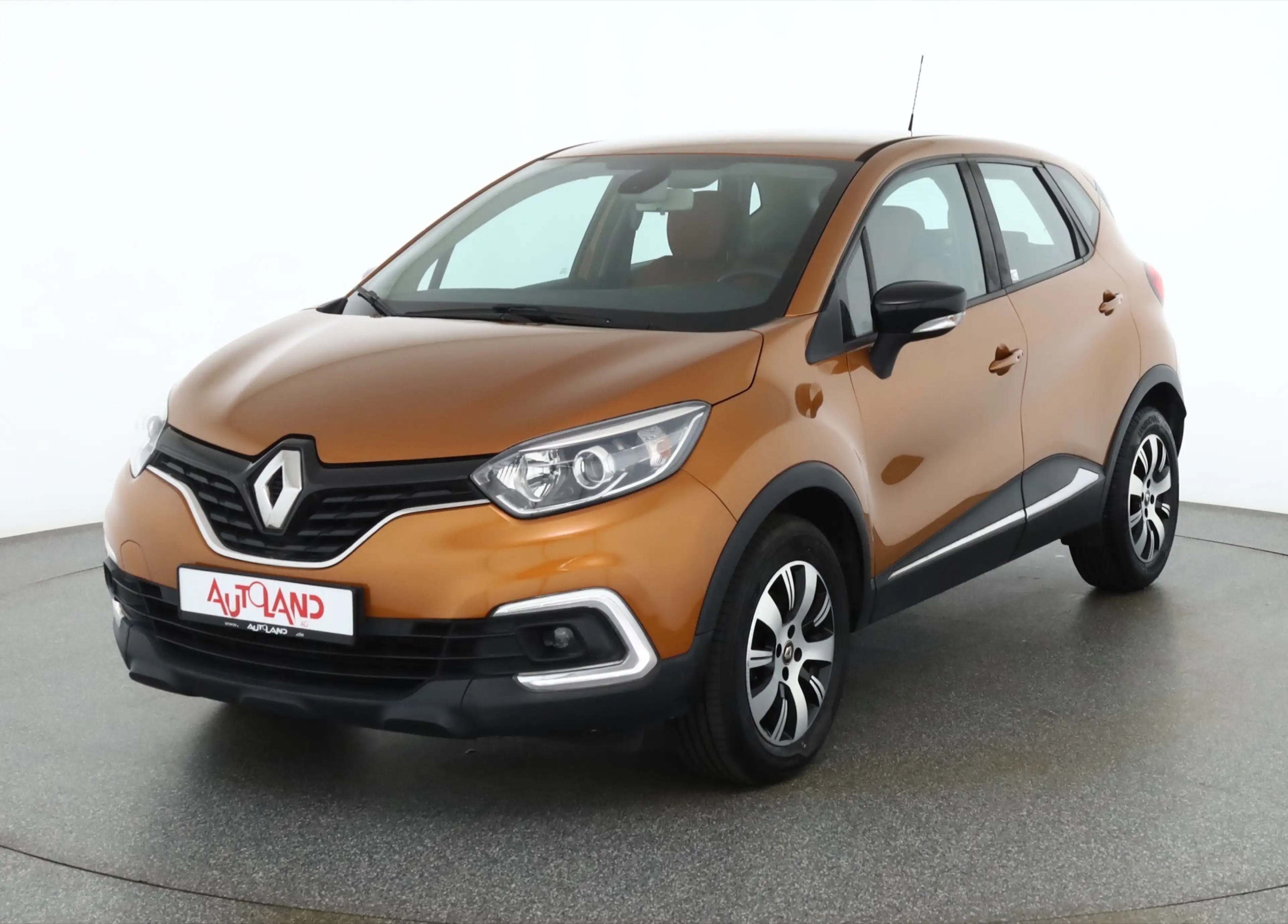 Renault Captur 1.2 TCE Crossborder — photo 2