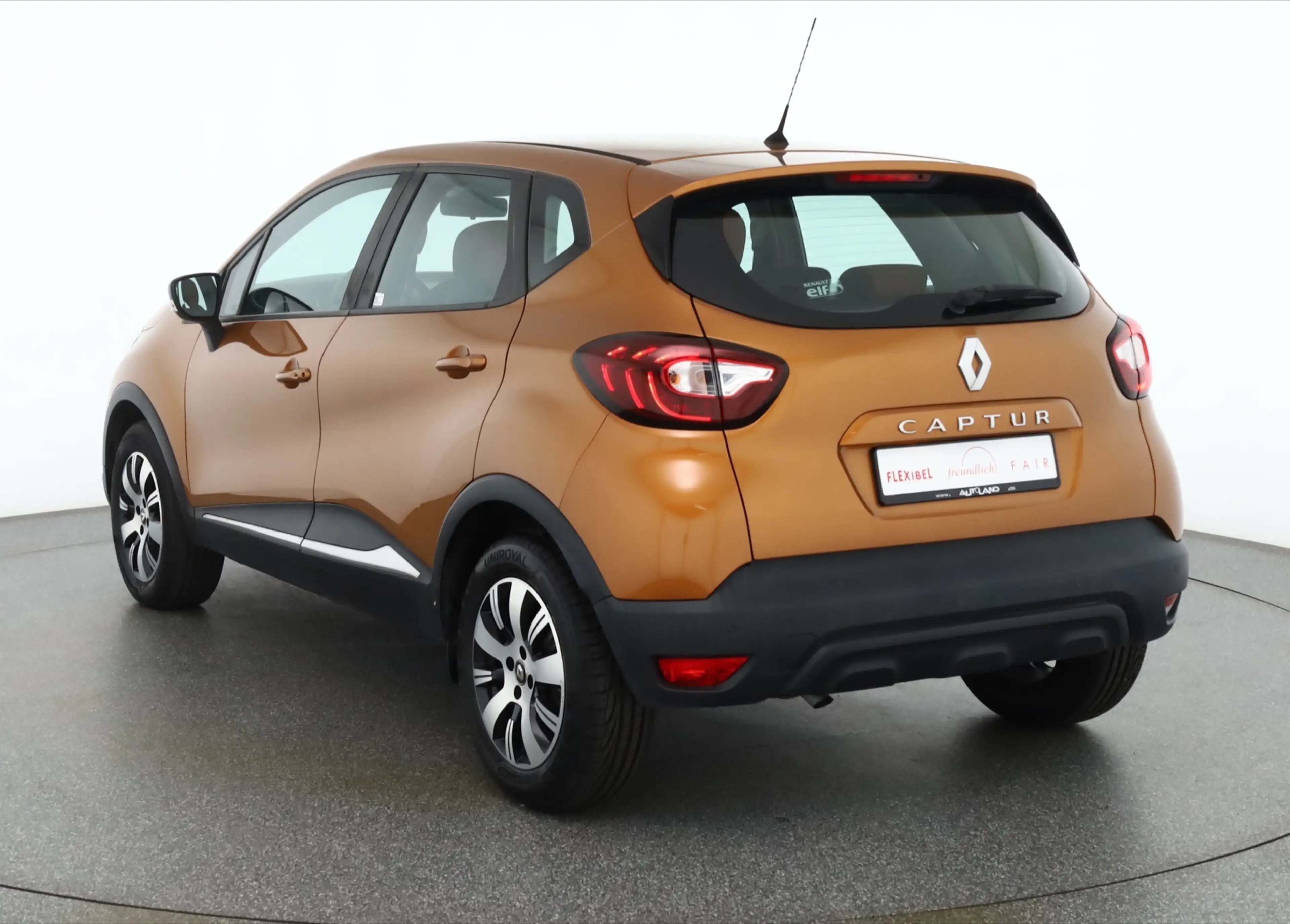Renault Captur 1.2 TCE Crossborder — photo 4