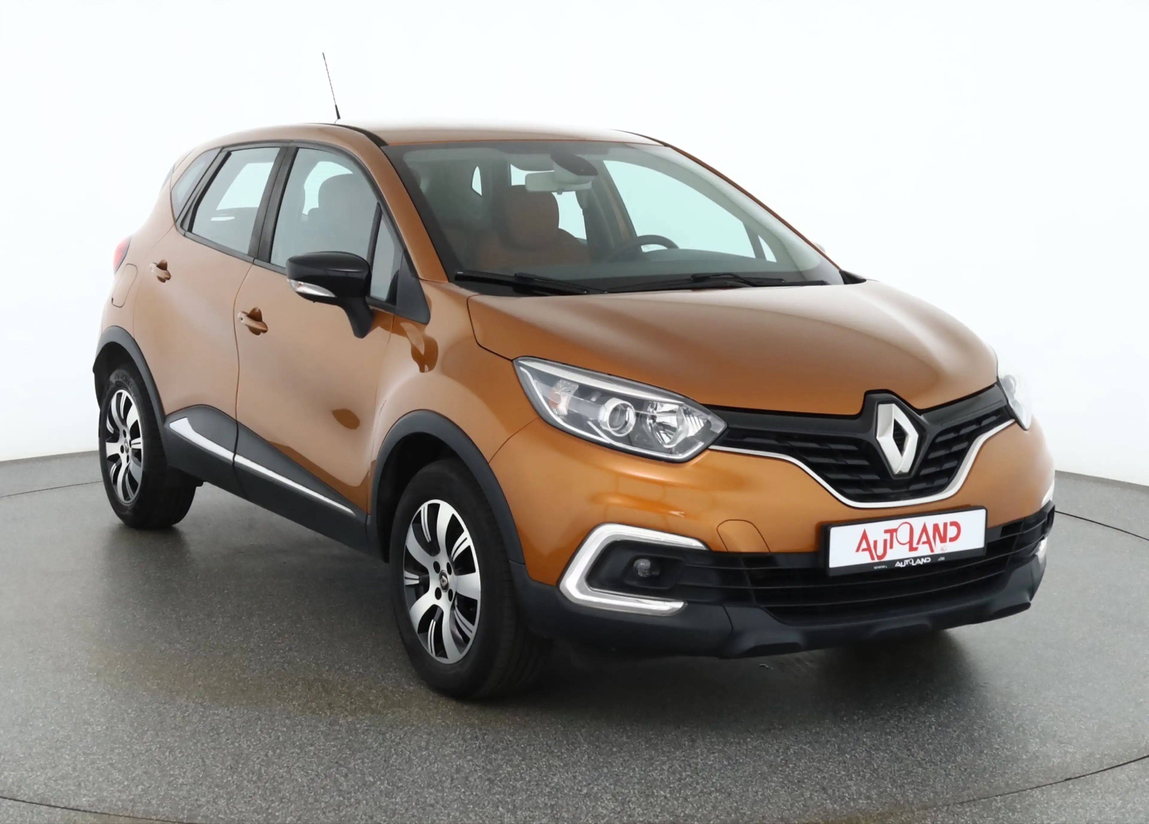 Renault Captur 1.2 TCE Crossborder — photo 8