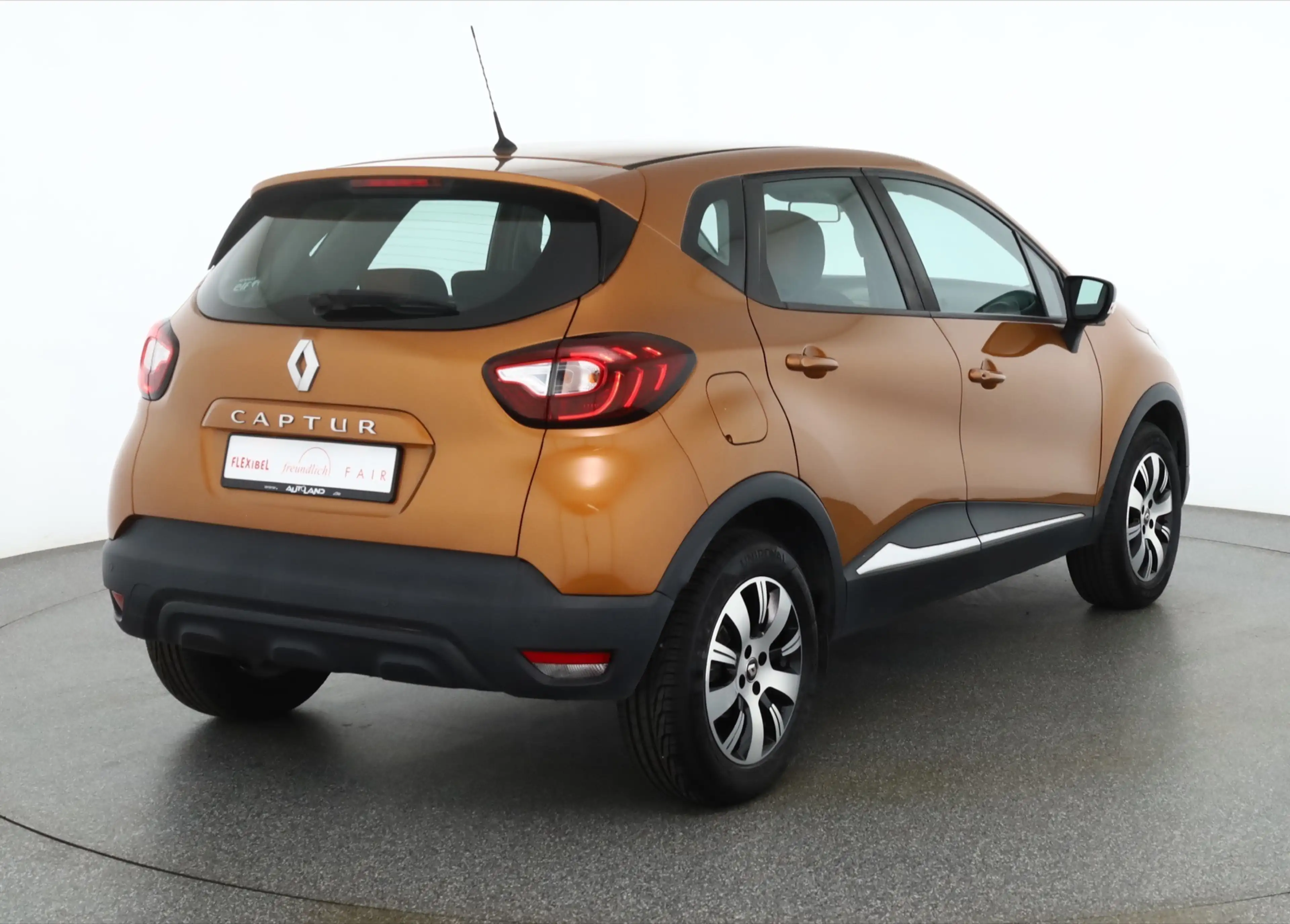 Renault Captur 1.2 TCE Crossborder — photo 6