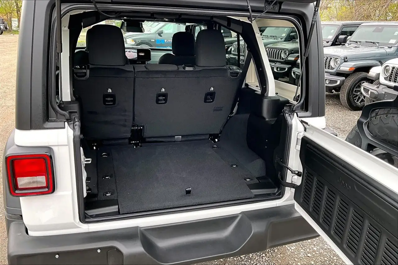 Jeep Wrangler снимка Jeep Wrangler