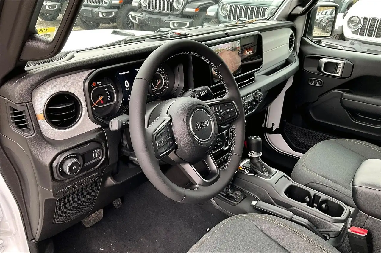 Jeep Wrangler снимка Jeep Wrangler