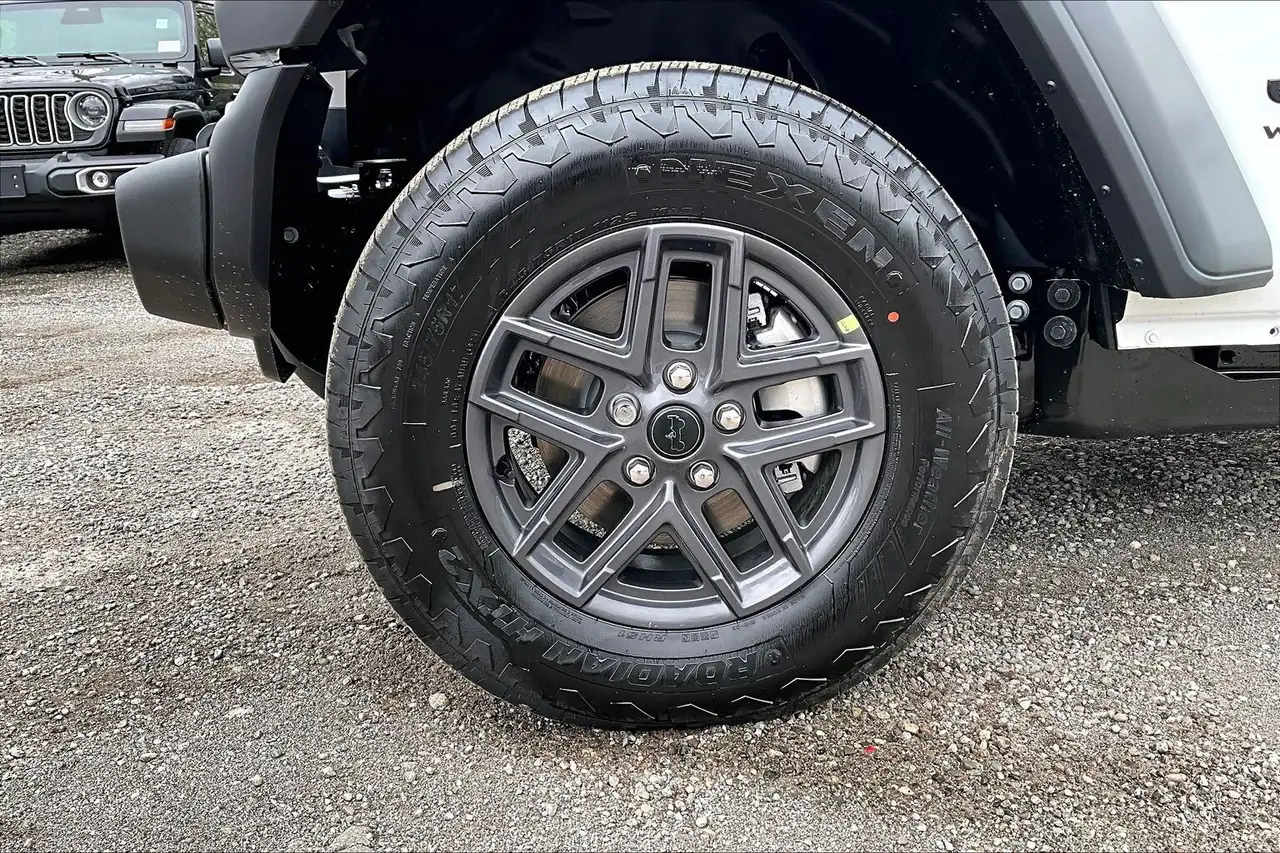 Jeep Wrangler снимка Jeep Wrangler