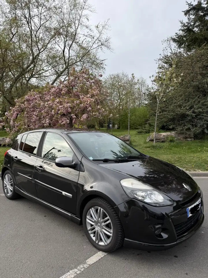 Renault Clio III 1.6 16V 128 GT