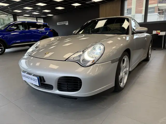 Porsche 911 996 Coupe 3.6 Carrera 4S