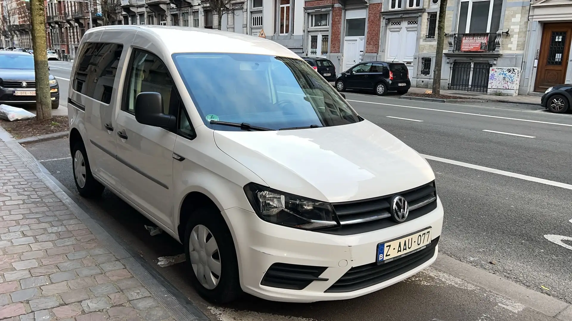 Volkswagen Caddy Caddy 2.0 TDi SCR Dark 7 PL 12 mois de garantie Blanc - 1