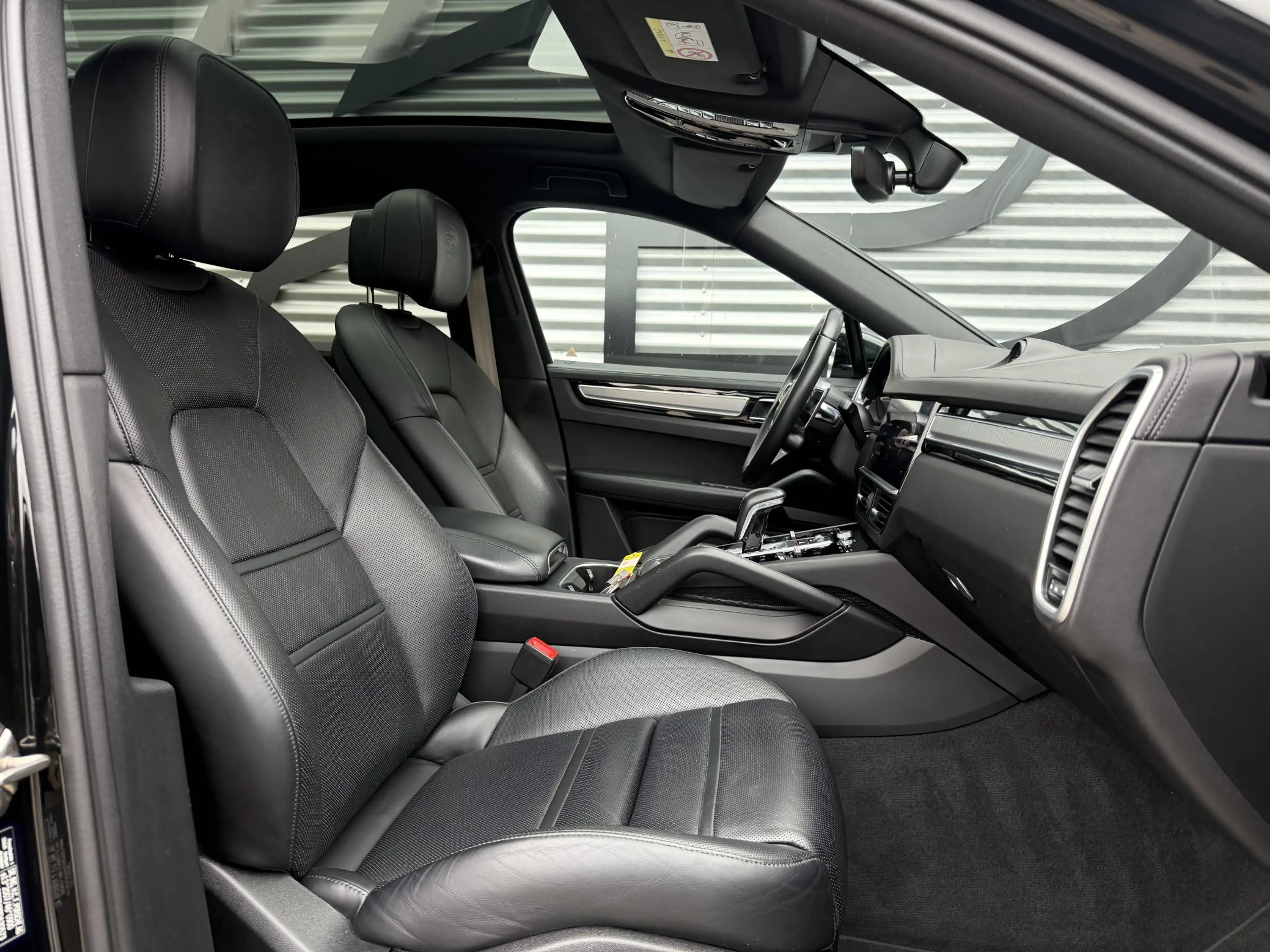 Porsche Cayenne Coupé 3.0 E-Hybrid Pano|Chrono|360 Camera|Bose|Led — photo 6