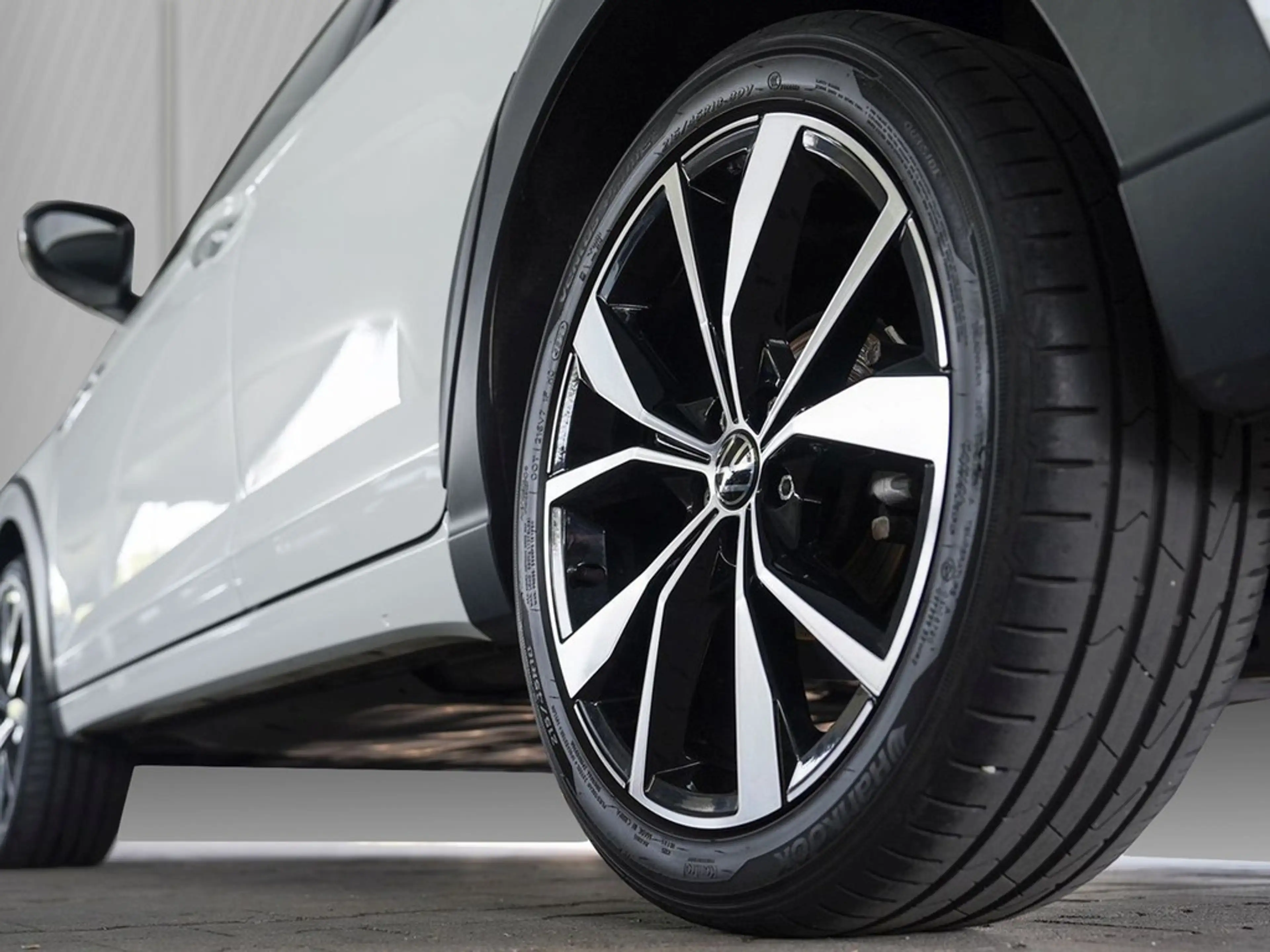 Volkswagen Taigo 1,5 TSI R-Line DSG,Matrix-LED,ALU 18",Kamera Cl... — photo 5