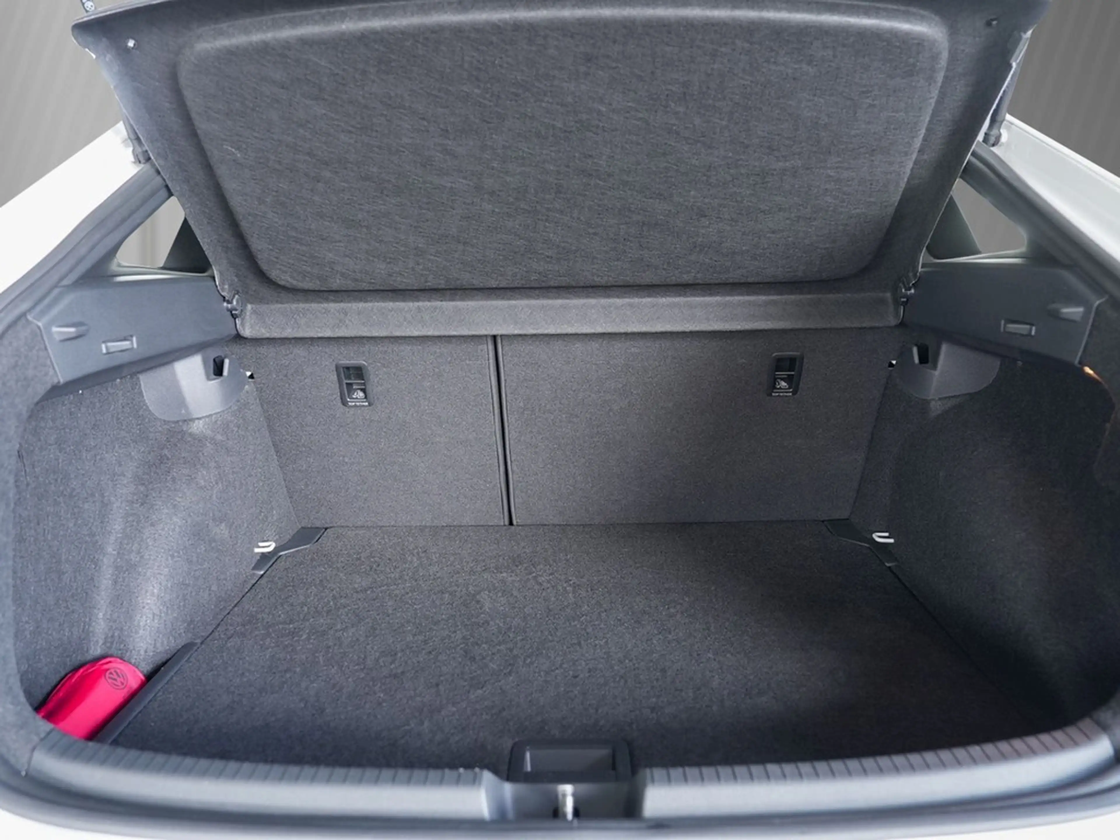 Volkswagen Taigo 1,5 TSI R-Line DSG,Matrix-LED,ALU 18",Kamera Cl... — photo 6