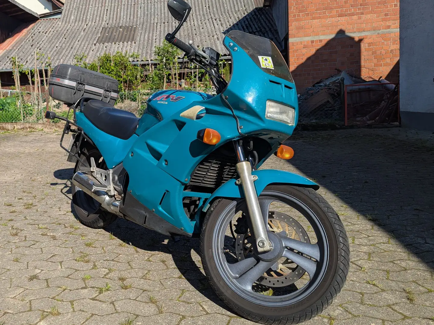Honda NTV 650 RC33, Superbike Albastru - 2