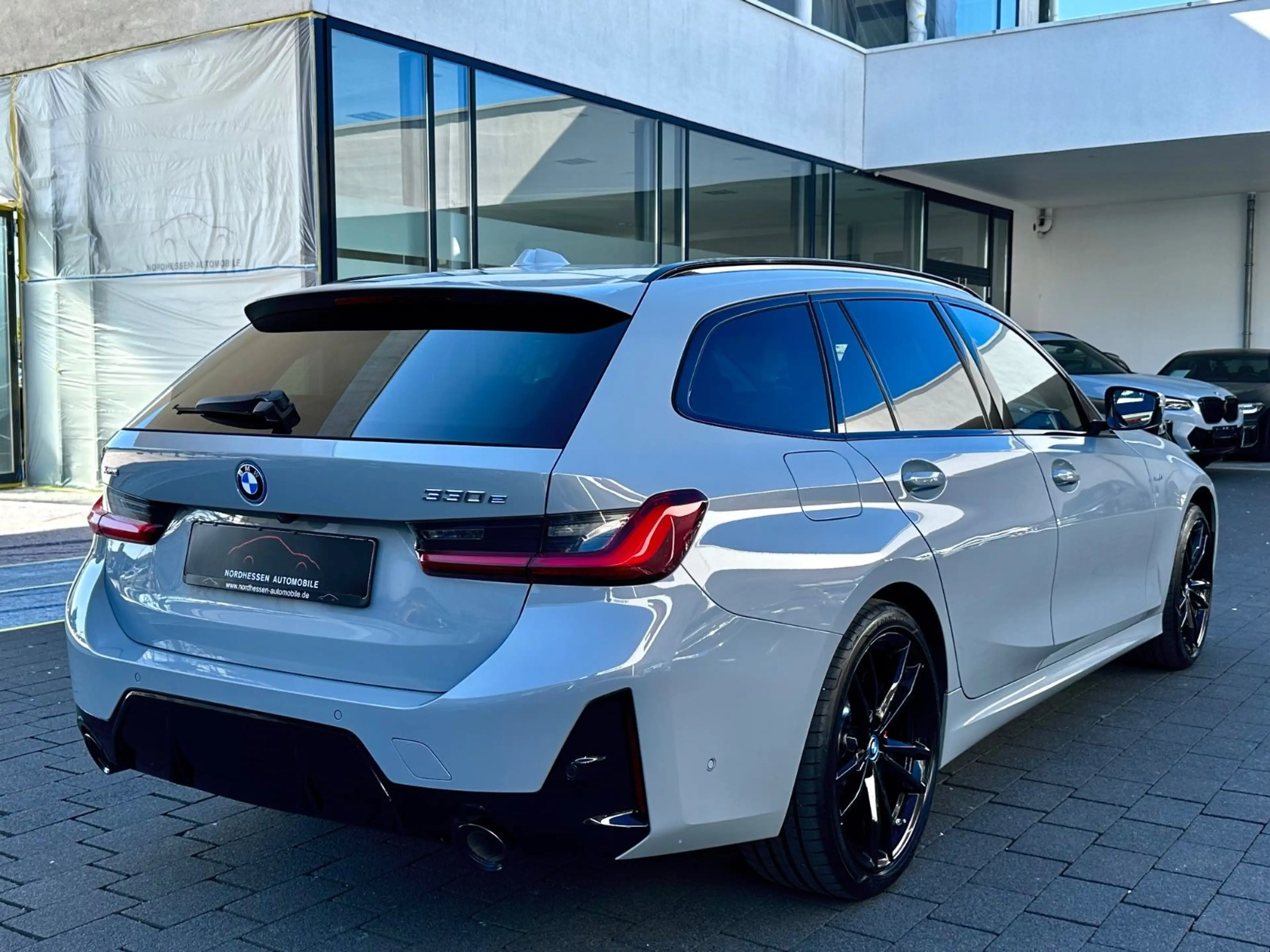 BMW 330 e xDrive Touring M Sport Pro | Panorama | 19" — photo 4